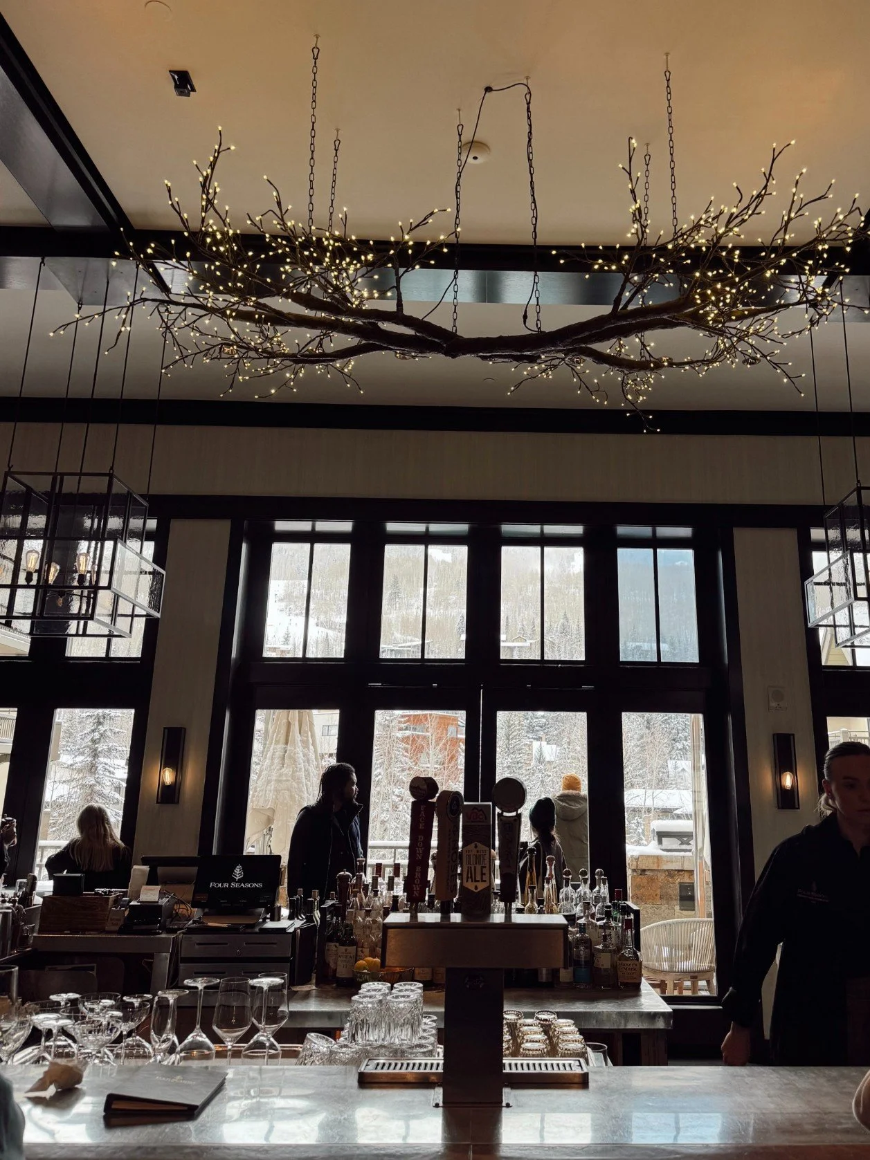 TheRemedyBar-FourSeasonsResortandResidencesVail-Bar-Vail-Colorado 3.jpg