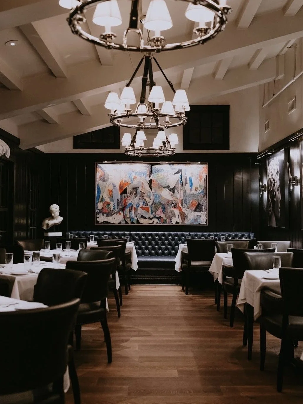 Jojo'sBar-Restaurant-Bar-ChagrinFalls-Ohio 6.jpg