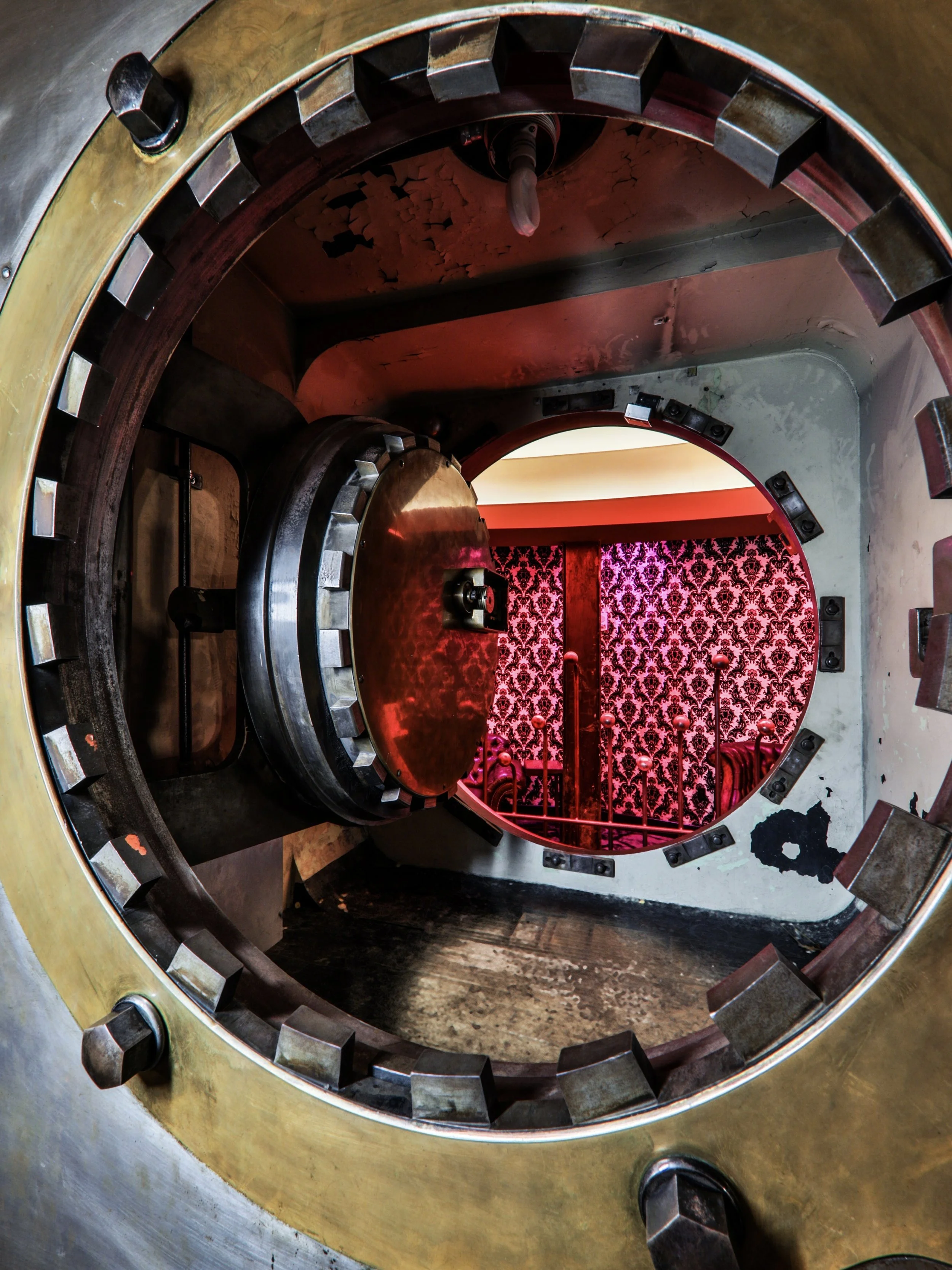 Vault-Bar-Cleveland-Ohio 3.jpg