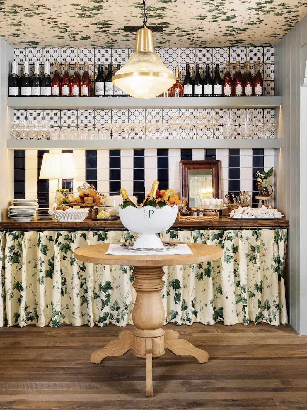 LePetitPaliatOceanAve-Hotel-Carmel-By-The-Sea-California 1.jpg