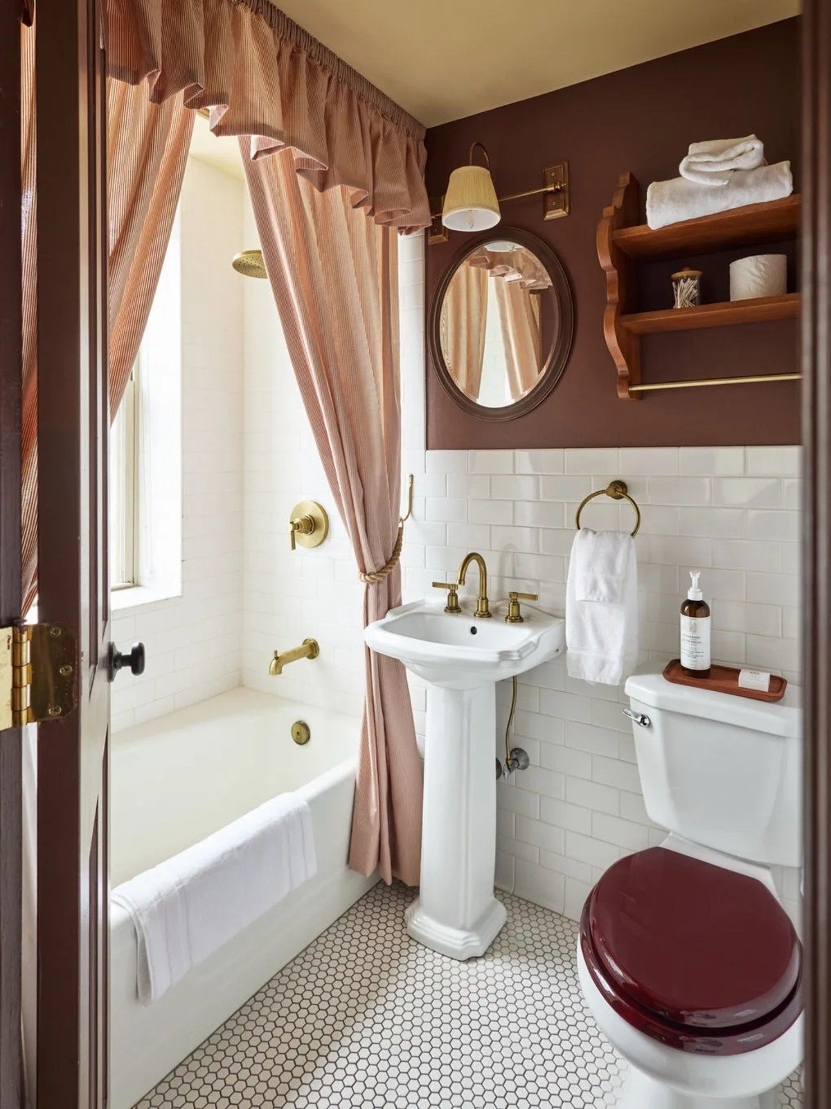 TheSixBells-Hotel-Rosendale-NewYork 1.jpg