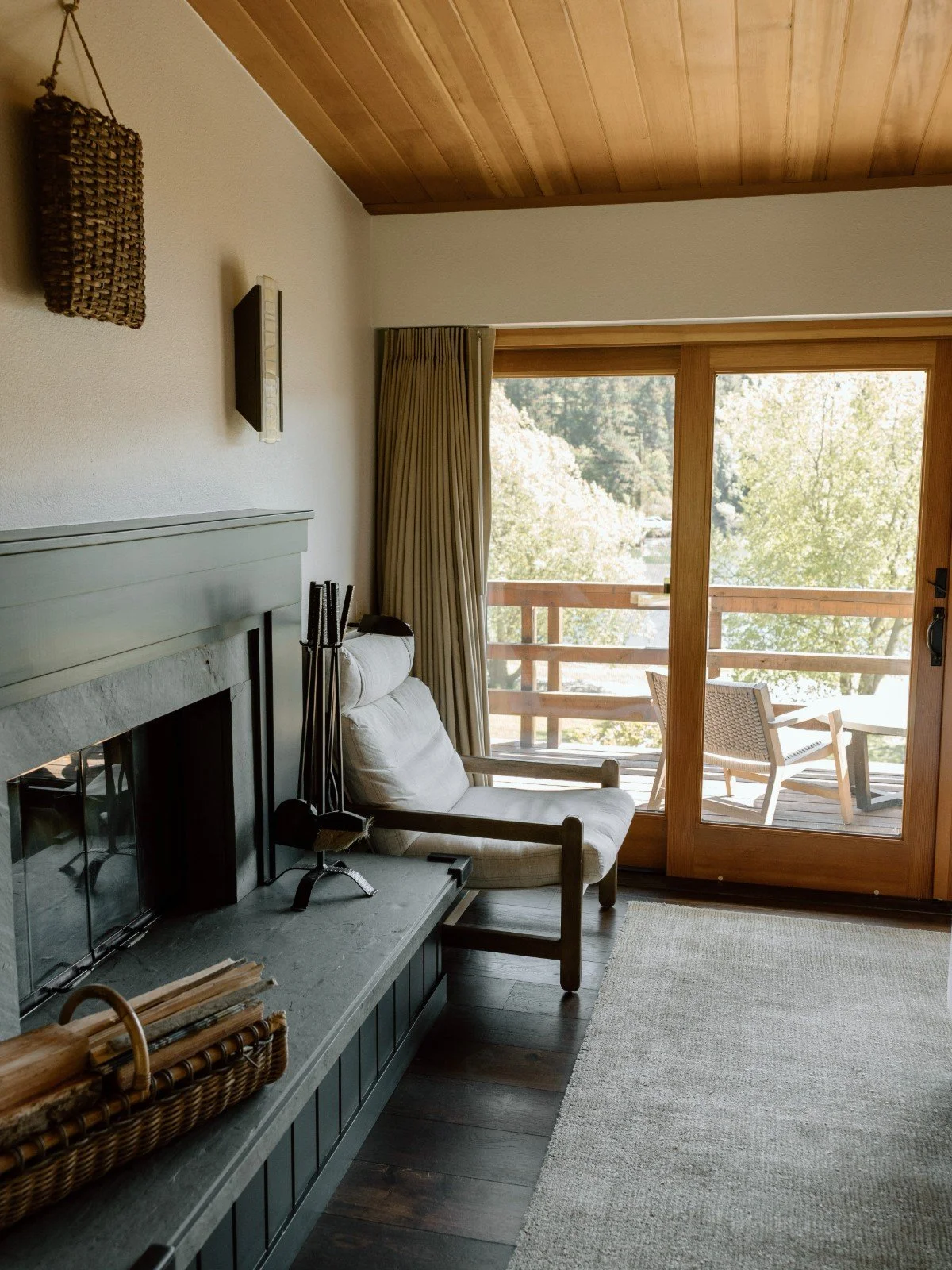 TuTuTunLodge-Hotel-GoldBeach-Oregon 1.jpg