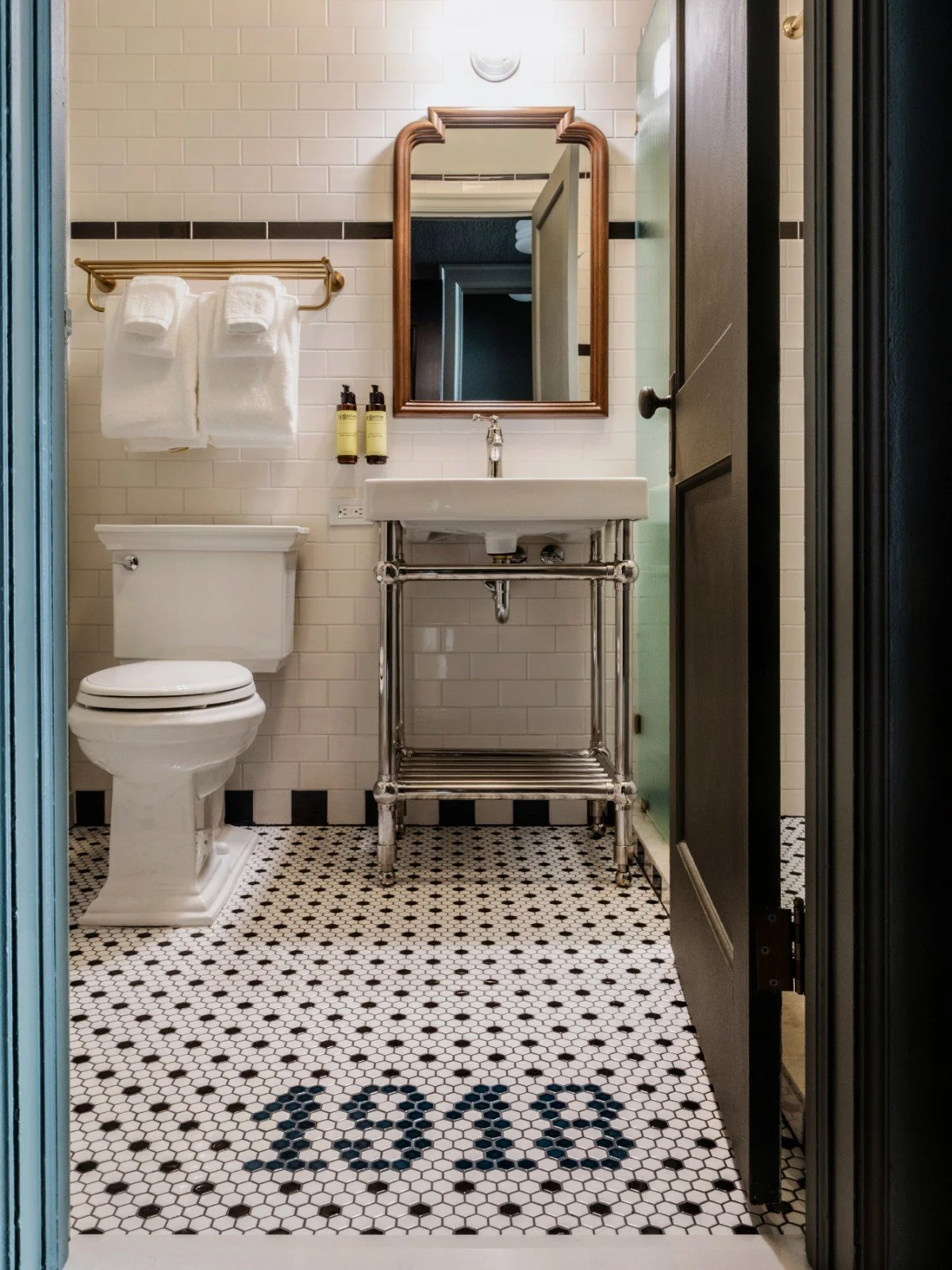 MarQueenHotel-Hotel-Seattle-Washington 10.jpg