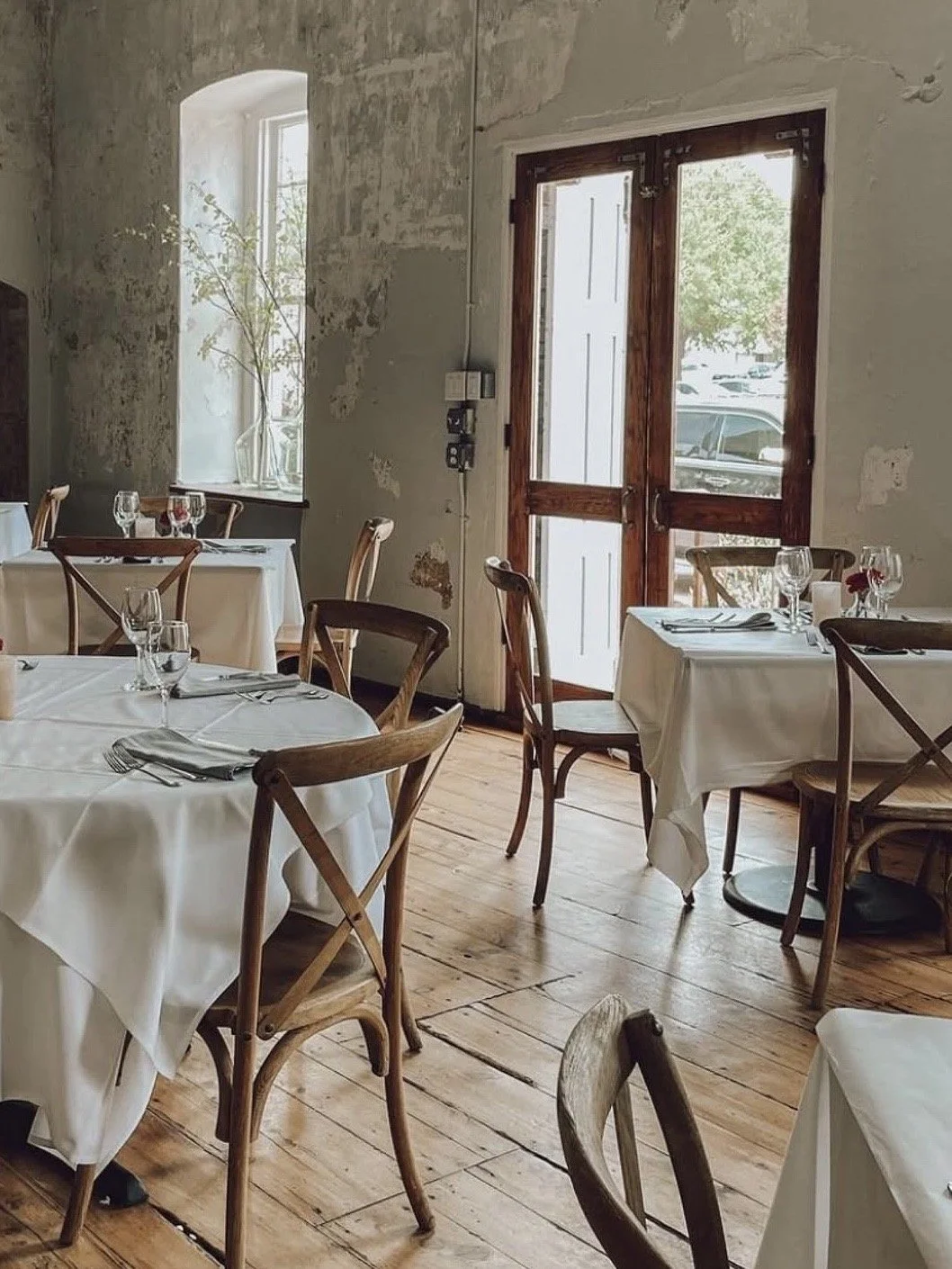 Lulu's-HotelLulu-Restaurant-Bar-RoundTop-Texas 3.jpg