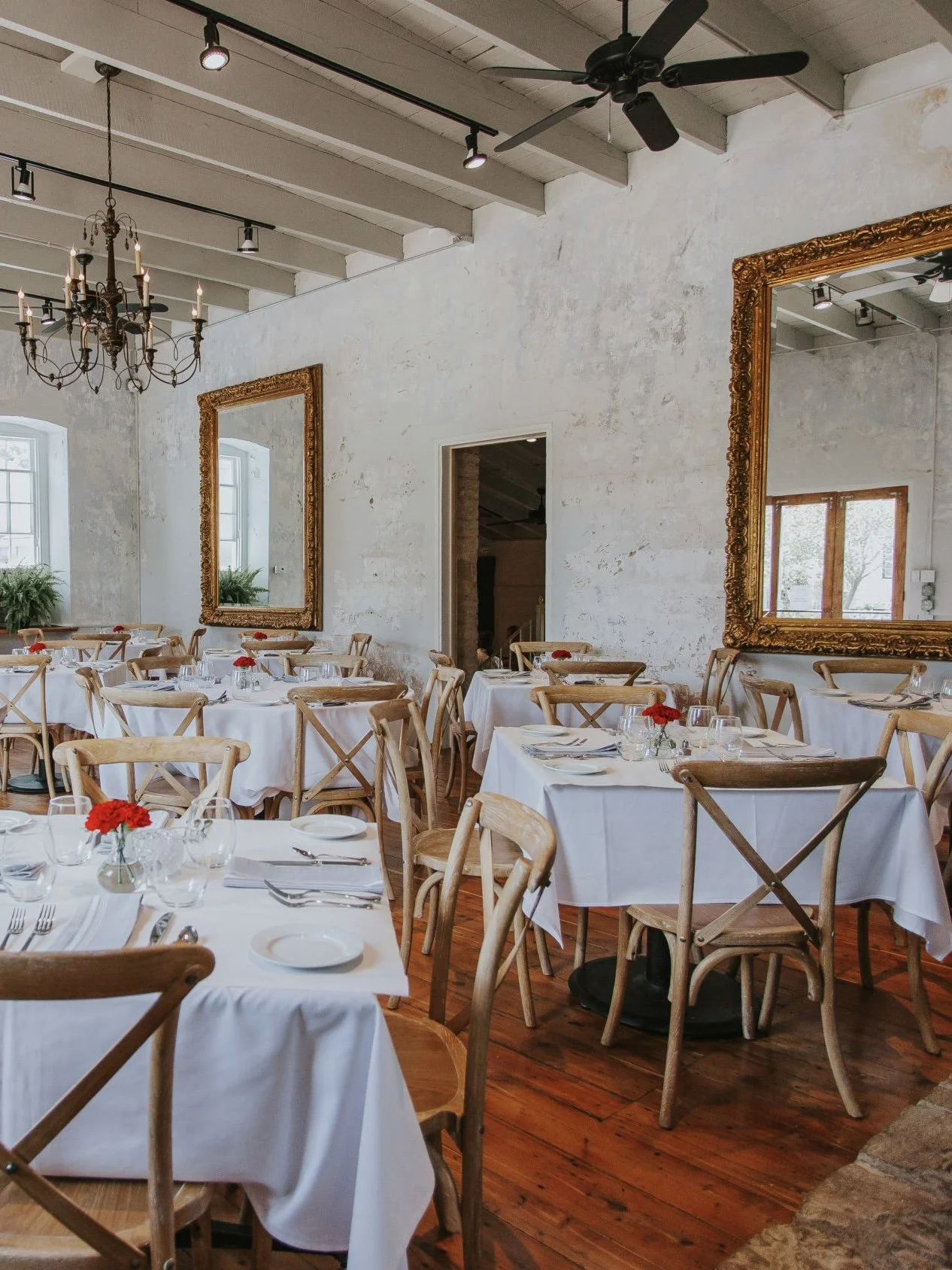 Lulu's-HotelLulu-Restaurant-Bar-RoundTop-Texas 5.jpg