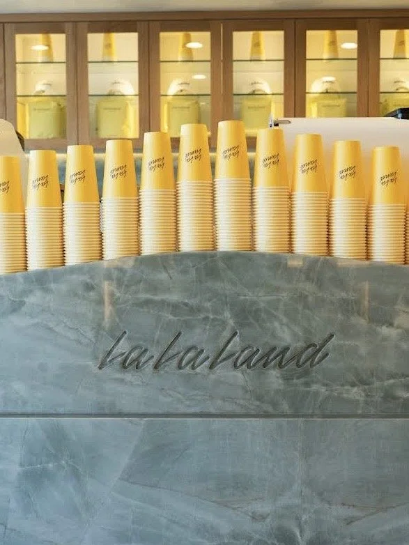 LaLaLandCafe-CoffeeShop-NewportBeach-California 2.jpg