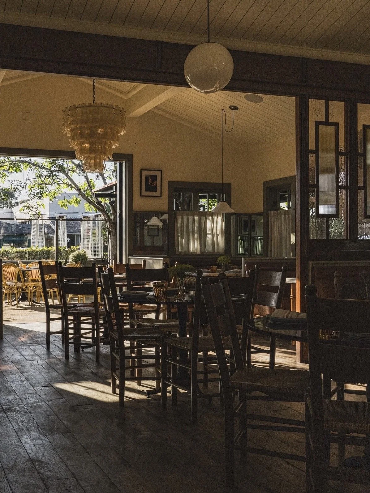 Monte's-Restaurant-Bar-SantaBarbara-California 1.jpg