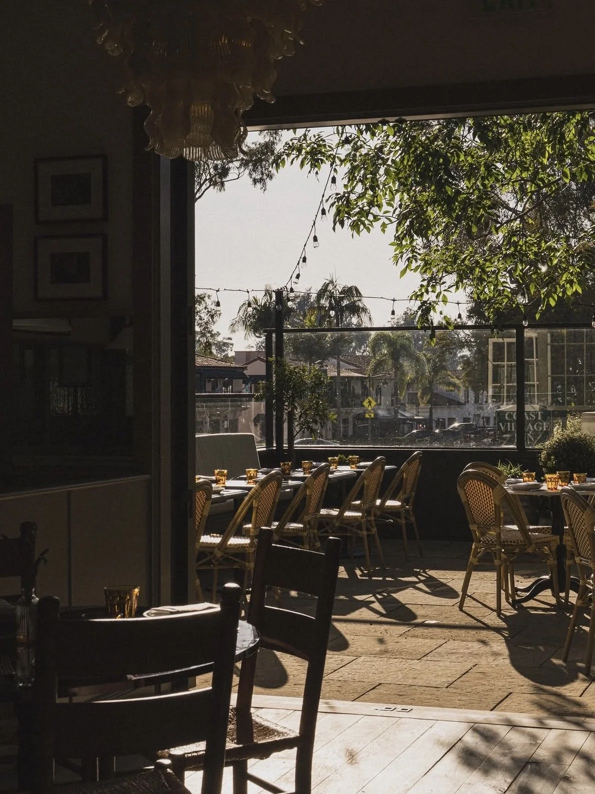 Monte's-Restaurant-Bar-SantaBarbara-California 4.jpg