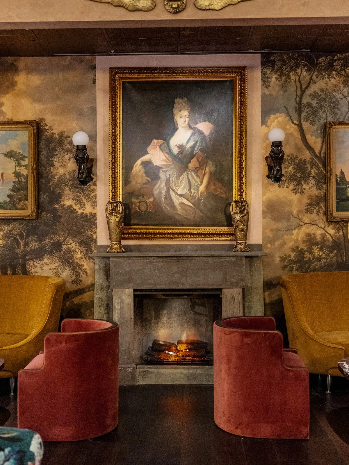 CapuletCocktailClub-Bar-Raleigh-NorthCarolina 8.jpg