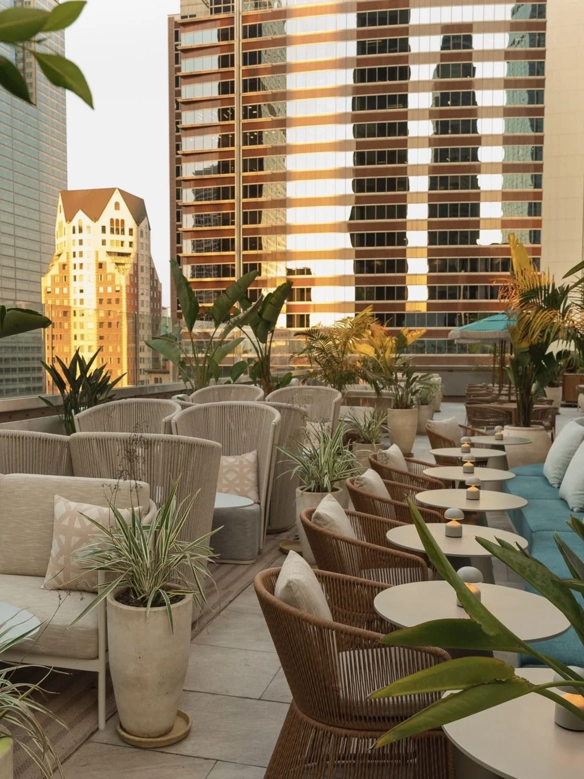 ÜCA-TheDelphiHotel-Restaurant-Bar-LosAngeles-California 5.jpg