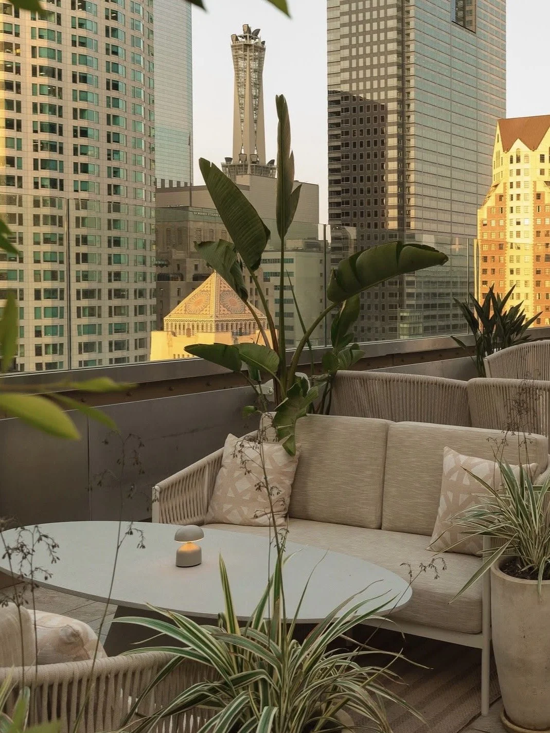 ÜCA-TheDelphiHotel-Restaurant-Bar-LosAngeles-California 7.jpg