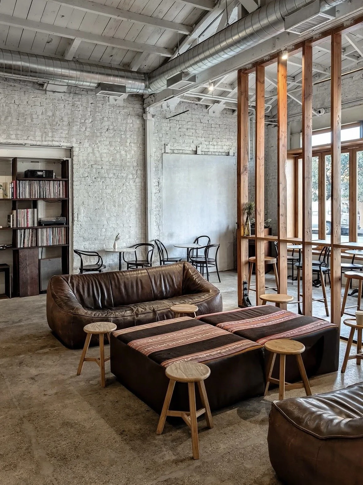 CometOverDelphi-CoffeeShop-LosAngeles-California 1.jpg