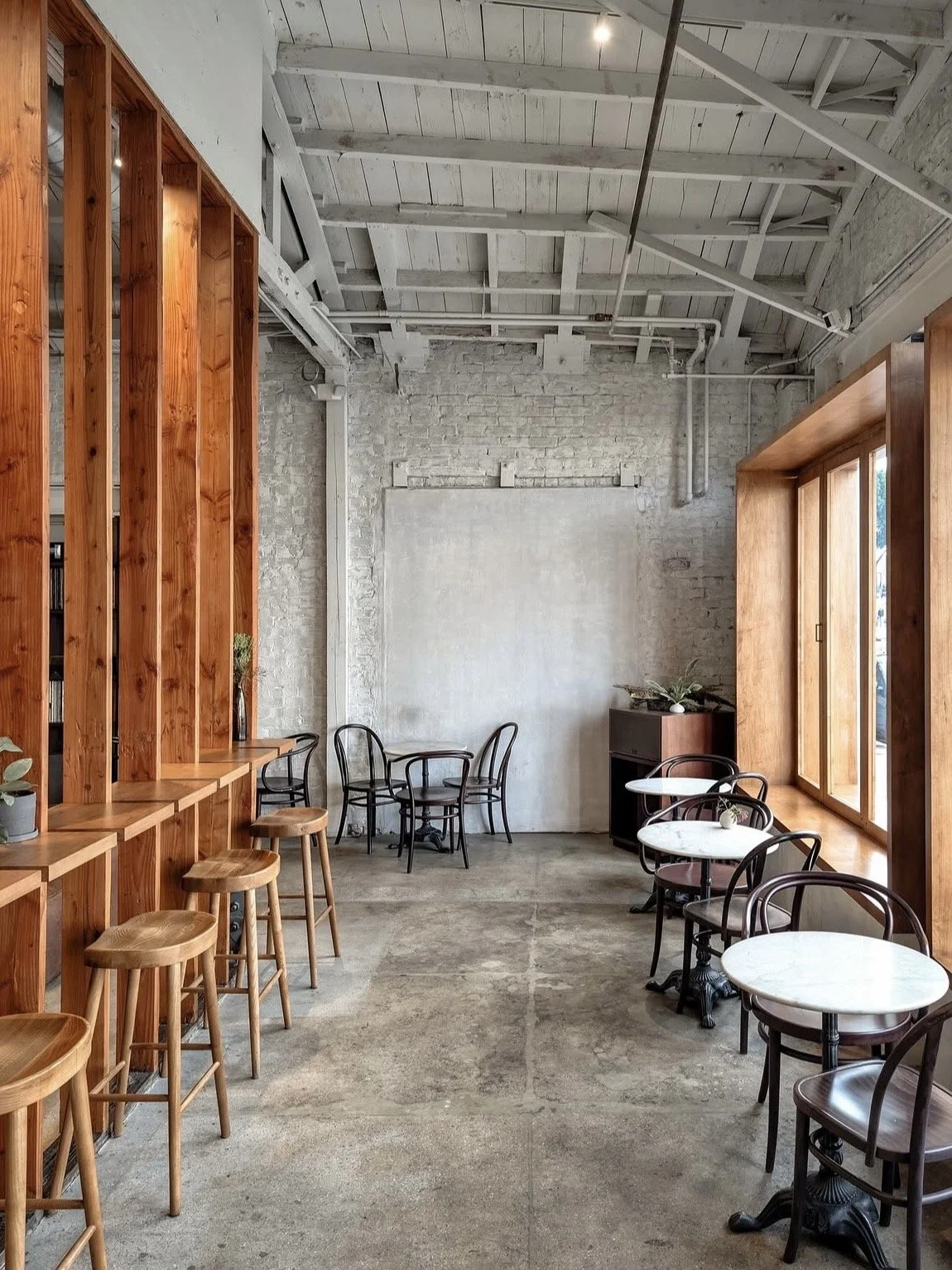 CometOverDelphi-CoffeeShop-LosAngeles-California 2.jpg