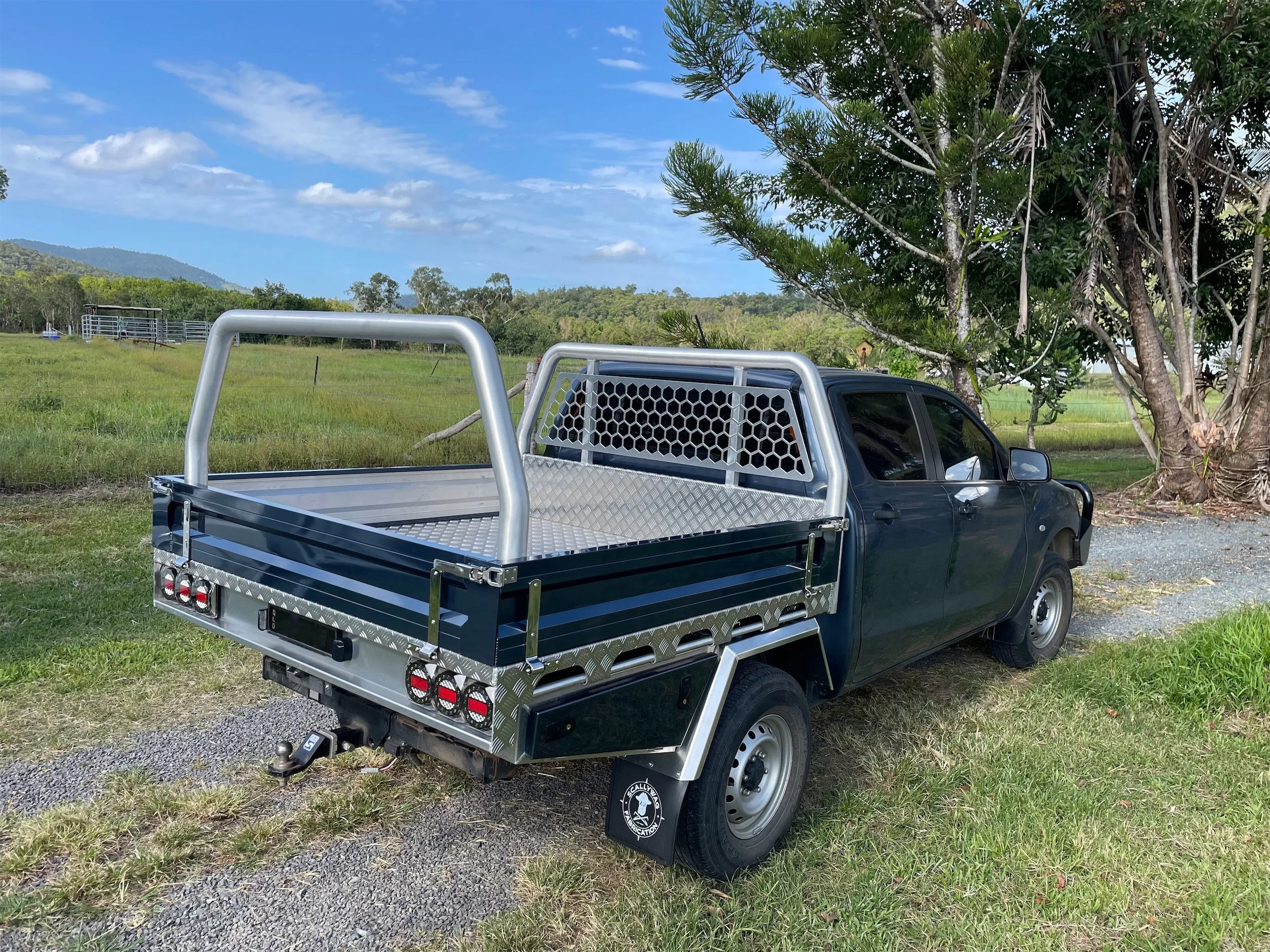 TRADIE TRAY PACKAGE — Scallywag Fabrication