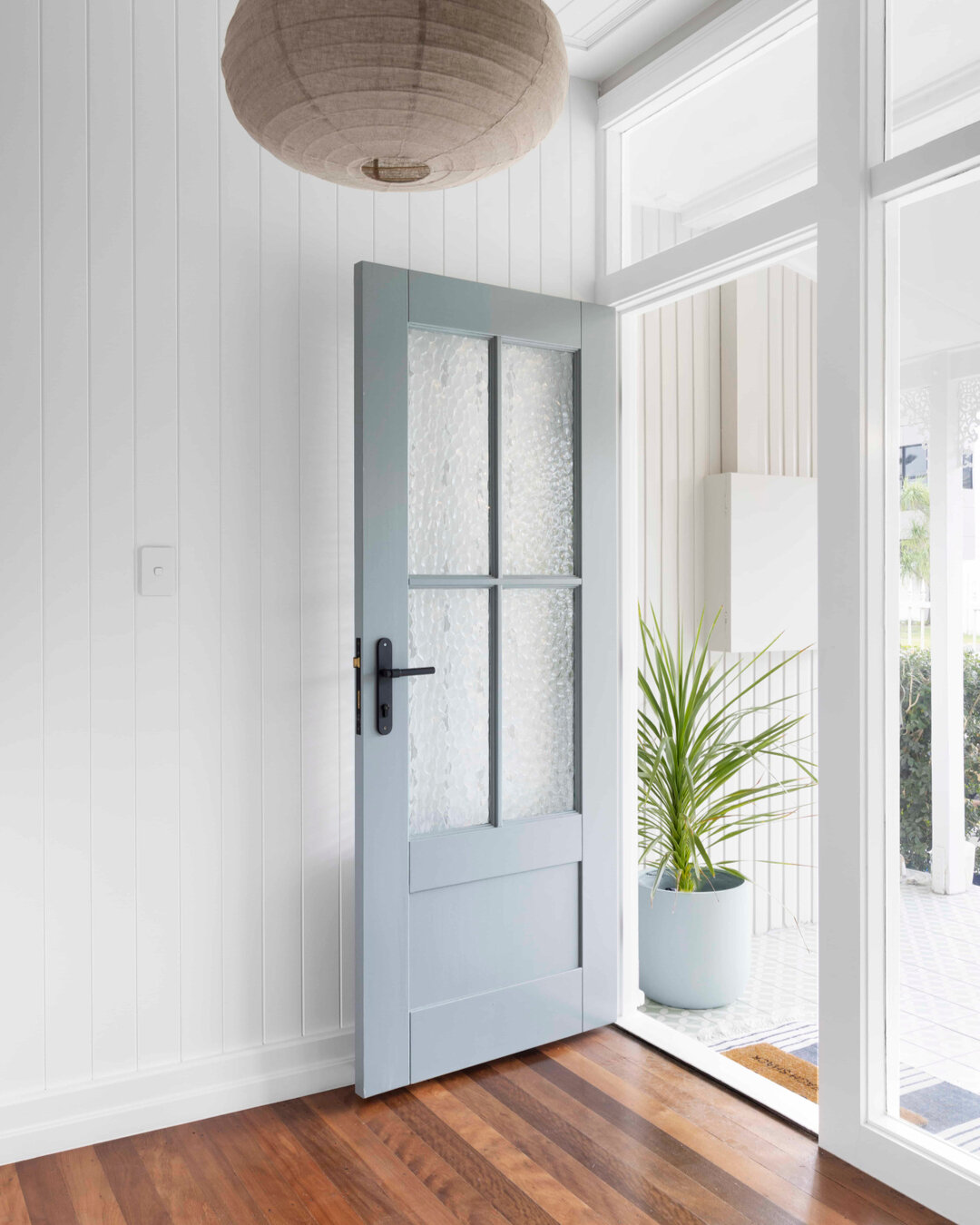 Say hello in style with a dusky blue front door! Inspired by ocean-side living, our Hamptons palette includes a family of paint colours that work together to get the look.​​​​​​​​​
Sources | intrimmouldings.com.au via Pinterest, Tamara Flanagan via t