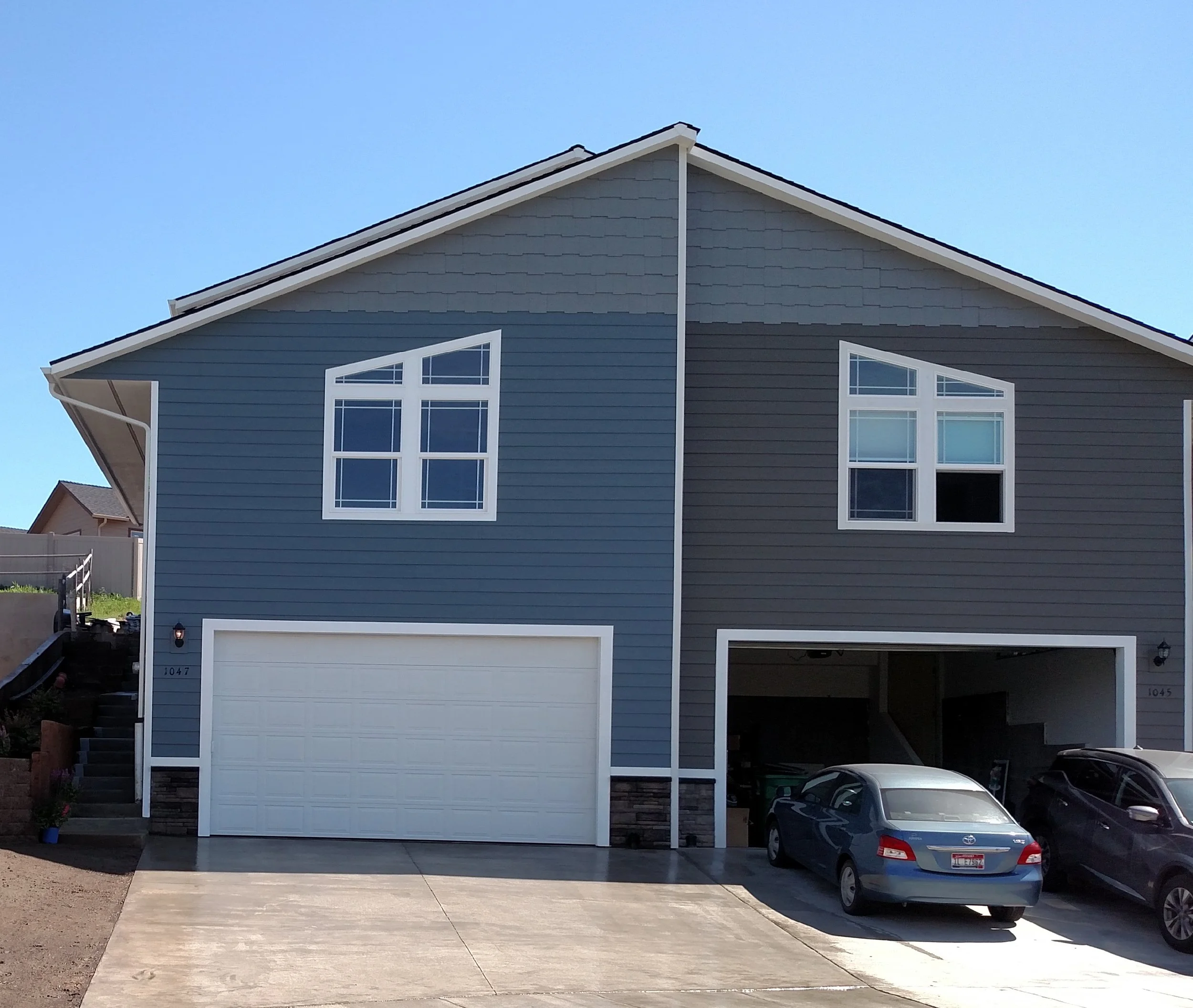 1047 alturas front.jpg