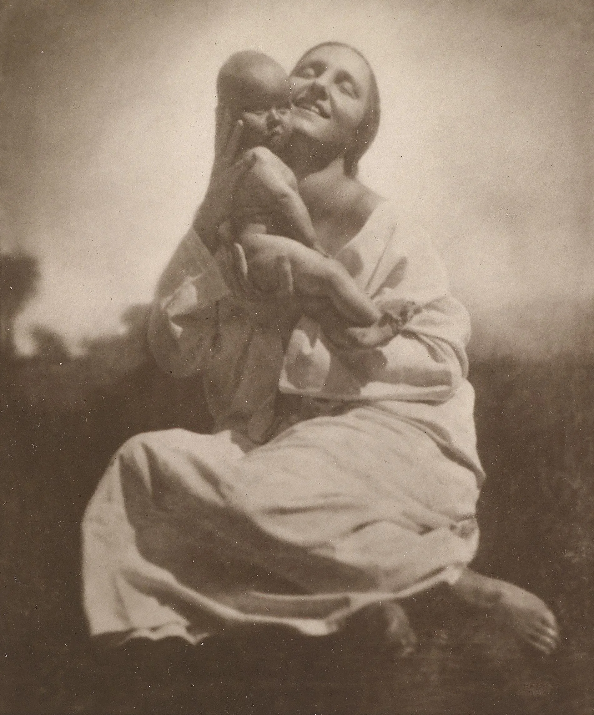 rudolf-koppitz-mutter-und-kind-c1925-b9b7bf copycrop.jpg