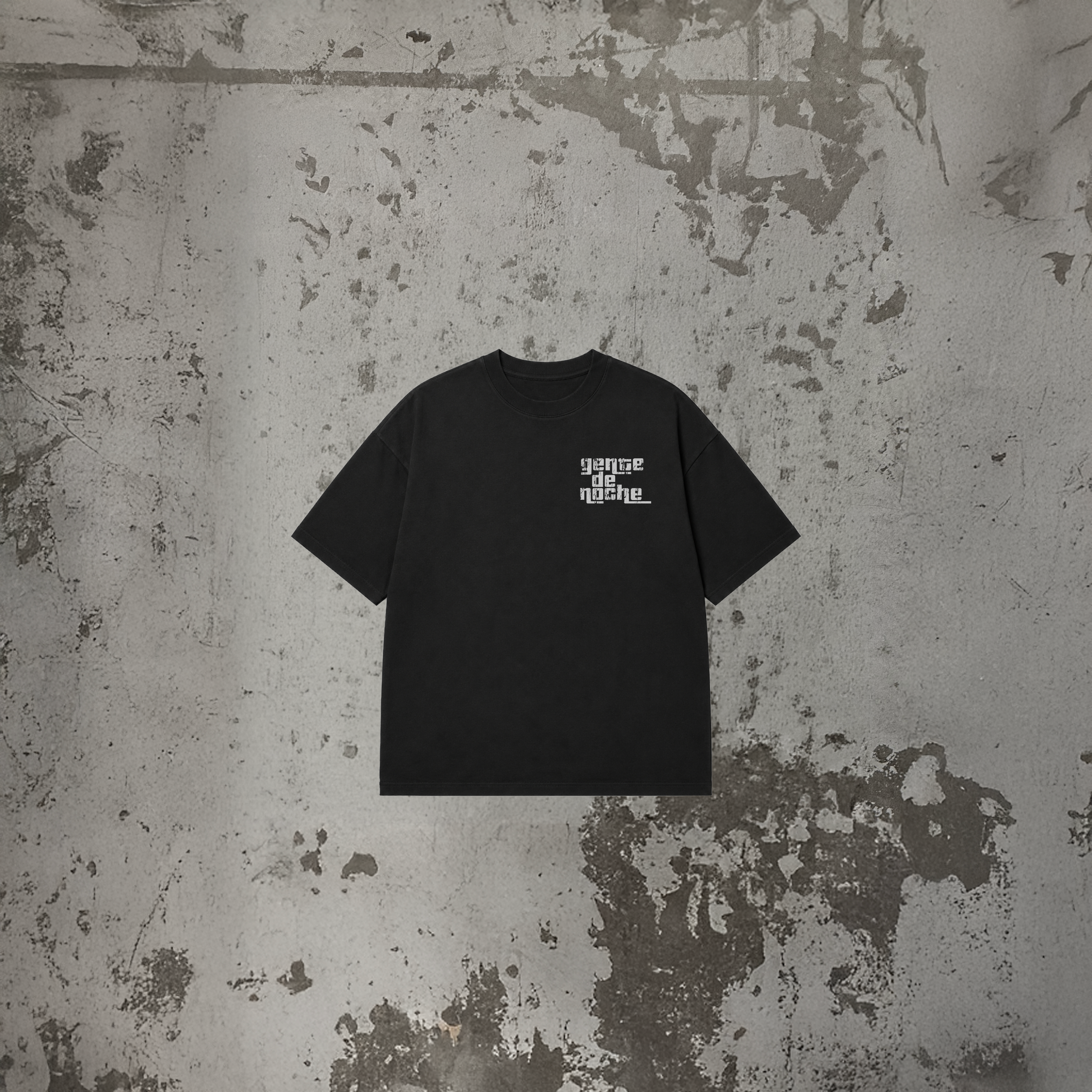 Gente De Noche_Mockup_Left Chest.png