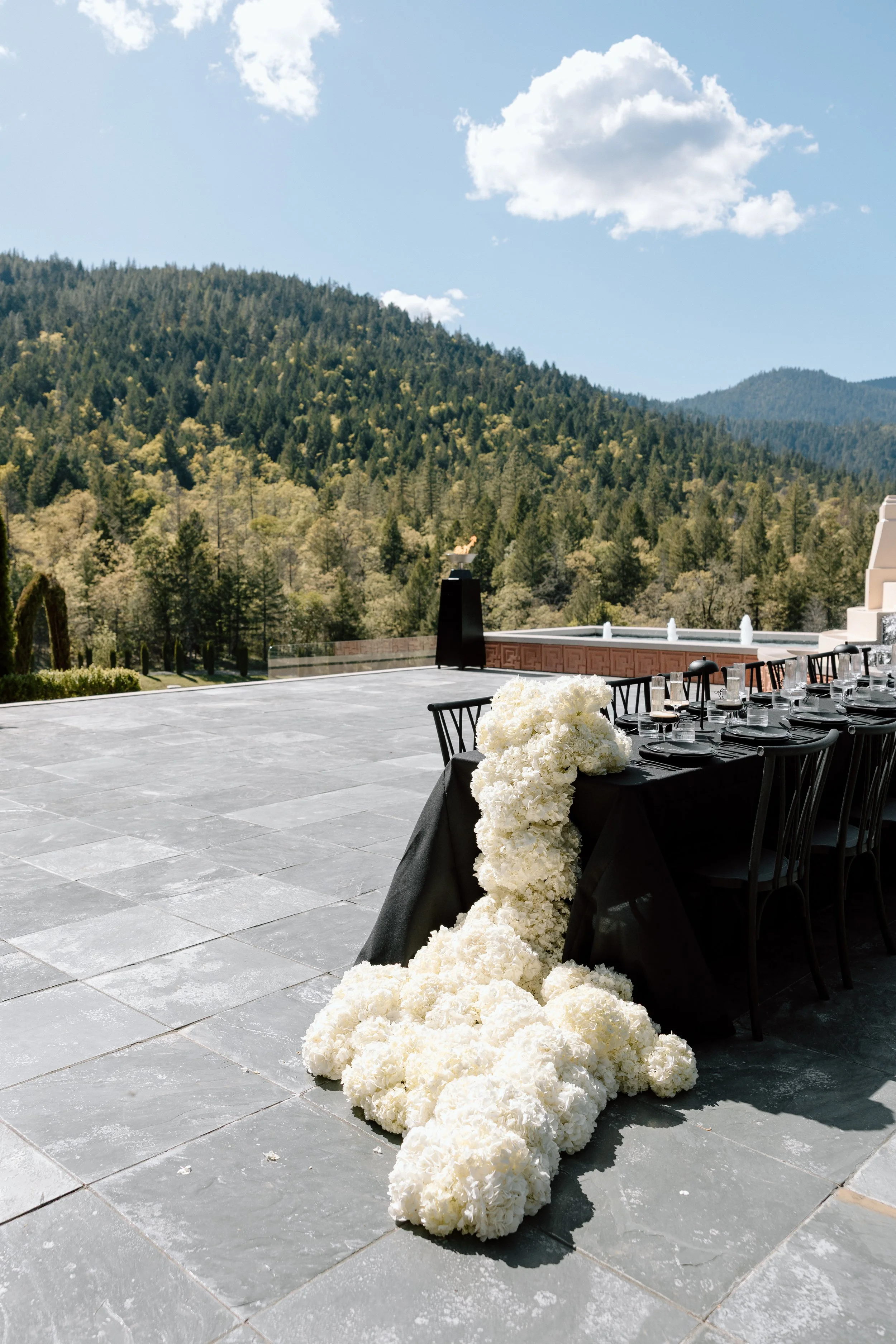 EMILY B. PHOTO CO. -- -uxury Wedding Photographer -- Bird Estate -- Rogue River_ Oregon -- TABLESCAPE-16.jpg
