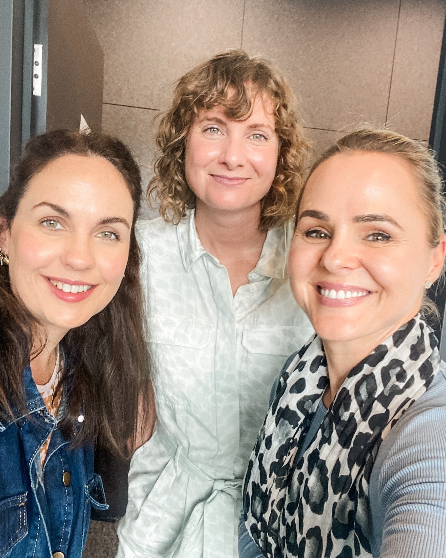 💖 The writers' room 💖

I had a fabulous time on Friday catching up with @karinamaywrite and @clarefletcherwriter in Sydney and appearing on their wonderful writing podcast @thatromcompod! Can you guess which trope/topic our episode centred on? 😉😅