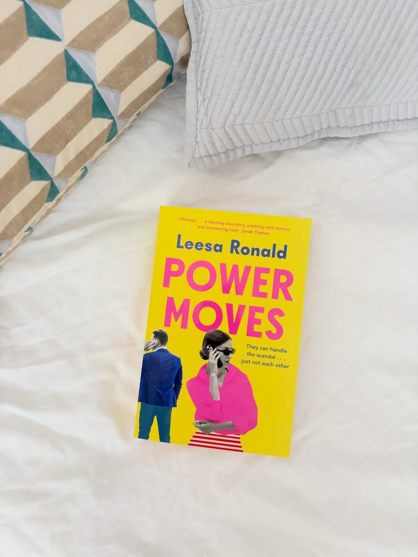 I just started chapter 1 and I am already CHORTLING. 🤣 Gosh, @leesaronaldwrites is funny. And talented. And an exceptional dancer. 

Oh, and Leesa is also joining me, @karinamaywrite, @amyandrewsbooks, @joshhortinelawriter and @_shaewinter  for a Dy
