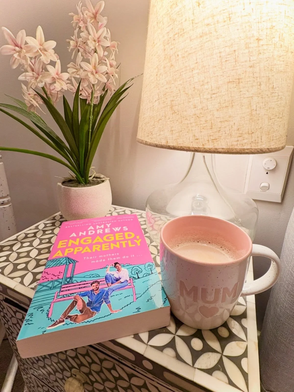 Being an early-morning reader is my life's work. And by early, I mean 6am. 

Unlike most people I know, I am allergic to reading at night. I think it's because I think about words all day long, and by nightfall, I just want to stare at my TV and rot.