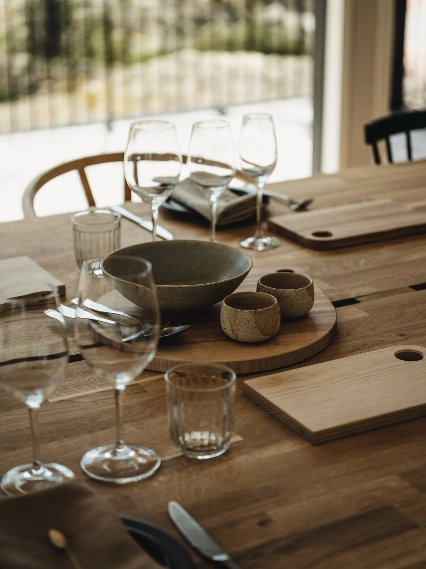 Nyt on hetki varata koko Hilltop.

Hilltop House + Hideaway South + Hideaway North = Private Resort. 

Koko 16 hehtaarin mets&auml; vain teid&auml;n ryhm&auml;lle.

Hideaway-m&ouml;kkien varauskalenteri avautuu sunnuntaina 1.3. klo 18.00, ja kokemuks