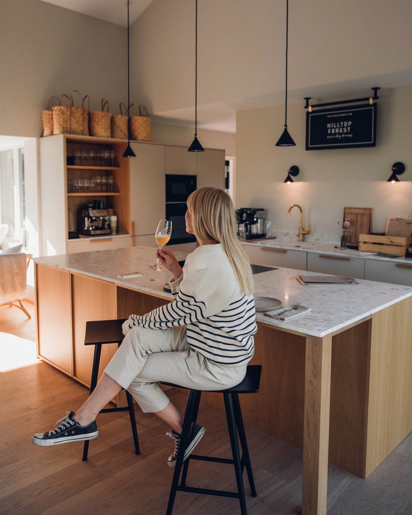 👀 Miten Hilltop Housella vietet&auml;&auml;n aikaa juuri nyt?

Pieni kurkistus siihen, miten meid&auml;n vieraat viett&auml;&auml; aikaa Hilltop Housella:

&bull; 60v syntt&auml;rijuhlat perheen kesken + private chef hoitamassa juhlaillallisen

&bul