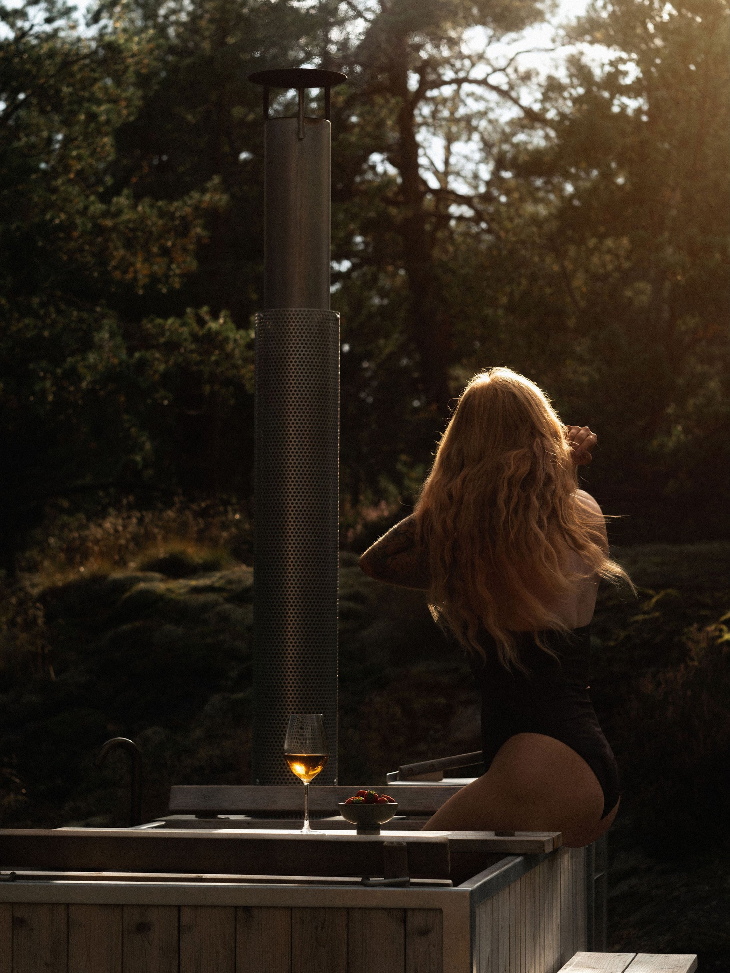 Autumn weekends, Hilltop style.
Hot soak, slow days.

Photo @visualsbyvera.k
