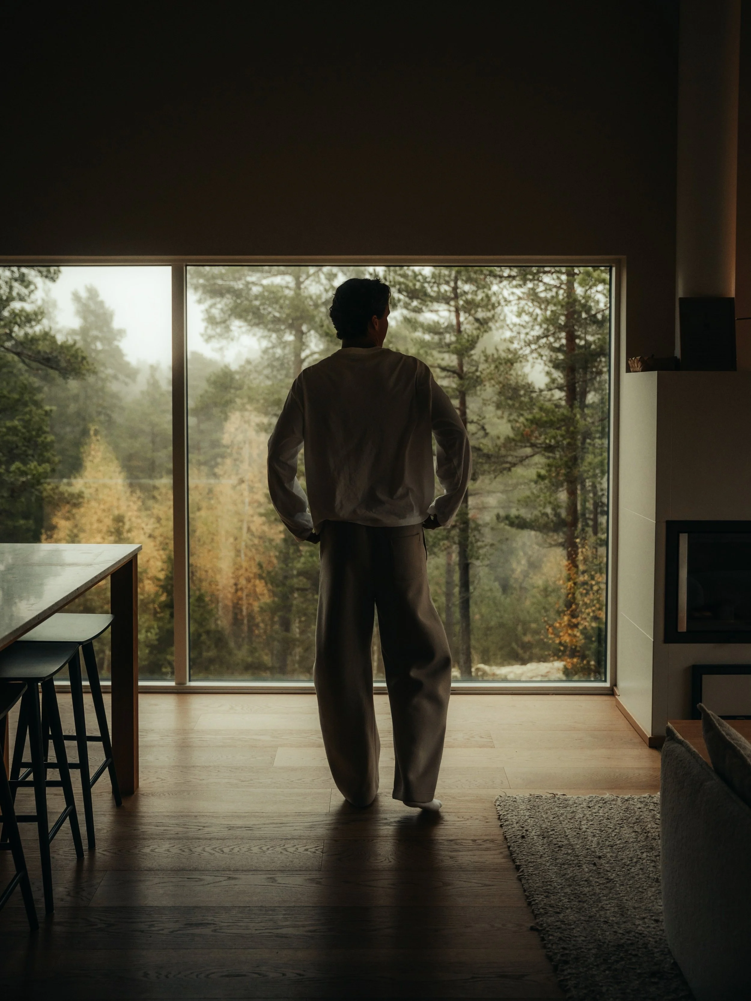 Slow mornings at Hilltop House. No rush, no plans, just the forest outside your window.

A little space to slow down, less than an hour from Helsinki.

📷 @kuuttiaku @asajoutsia