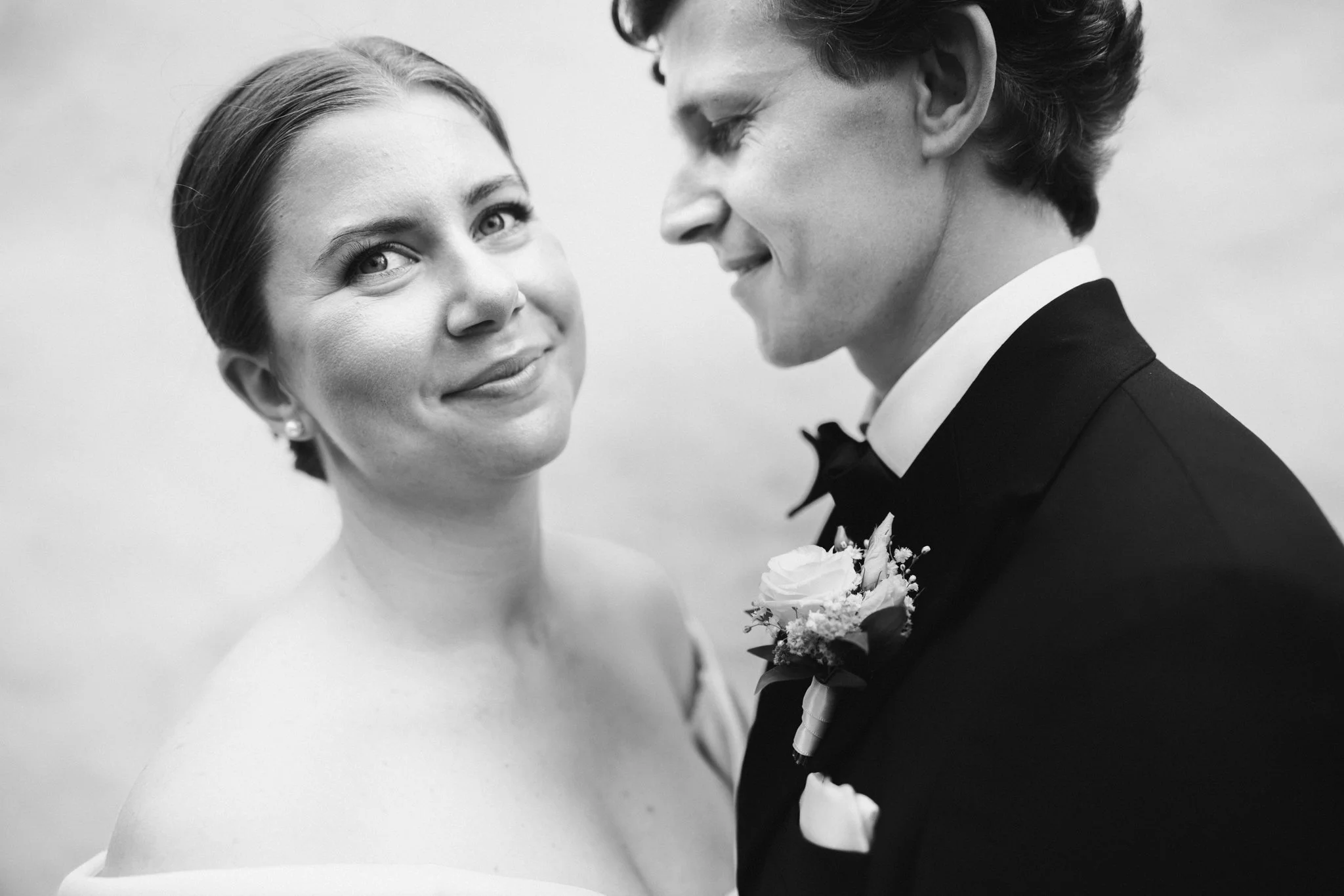 frida-fotografi-östhammar-fotograf-familjefotograf-uppsala-familjefoto-gravidfotograf-barnfotograf-porträttfotograf-bröllopsfotograf-bröllopsfoto-syskonfoto-foto-öregrund-stockholm-uppland-alunda-österby-gimo-gävle-roslagen-norrtälje-4911-2.jpg