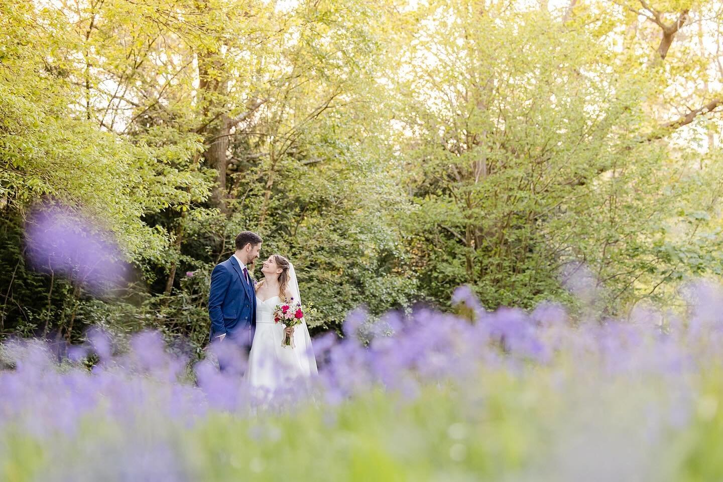 What an incredible day we had on Sunday! It was an absolute joy to photograph Sheree and Lawrence, who radiated happiness all day long. My lovely couple celebrated at High Rocks, which has a magical quality to it in late spring. Nature is waking up, 