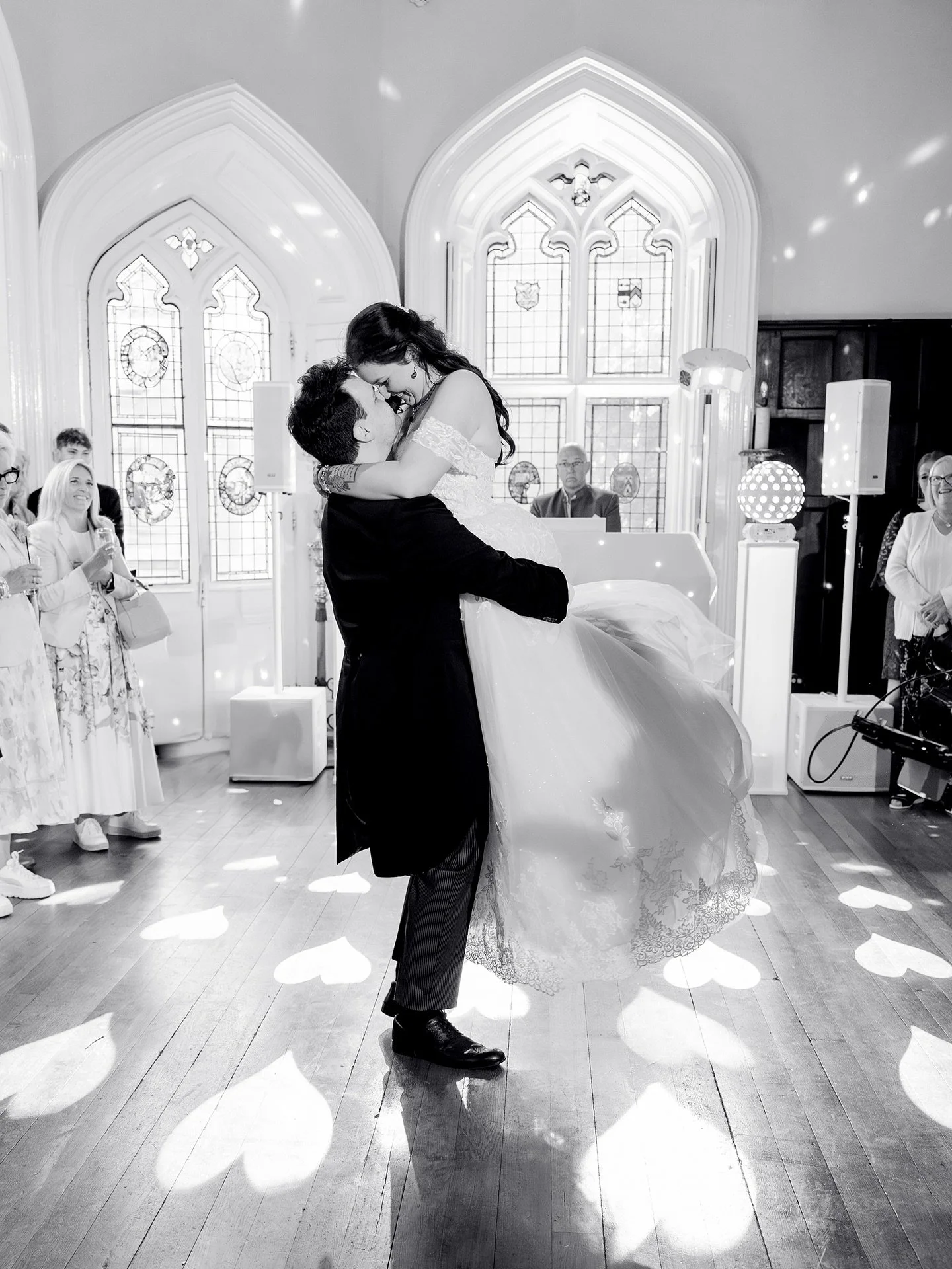 There&rsquo;s something so timeless about a black and white image &mdash; it strips everything back to pure emotion 🖤

I love this moment from Vicky &amp; Alex&rsquo;s first dance &mdash; full of movement and joy as he lifts her up, completely in th