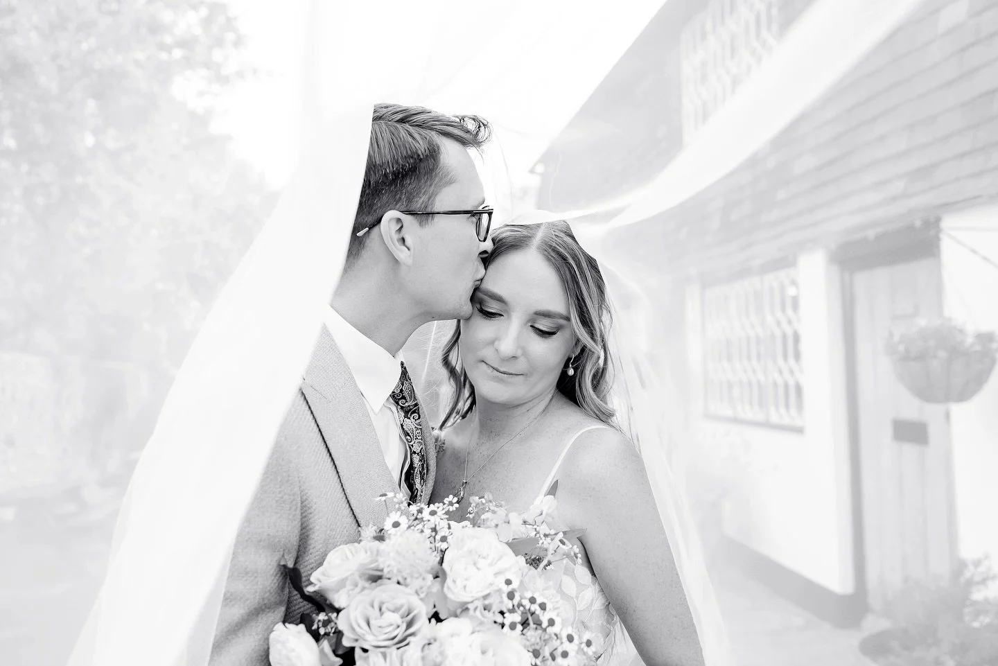 Just popping out of my editing cave for a moment to say a huge thank you to all of my lovely September couples for your patience while I work my way through your beautiful weddings! ✨

It&rsquo;s been such a joy reliving these incredible days &mdash;