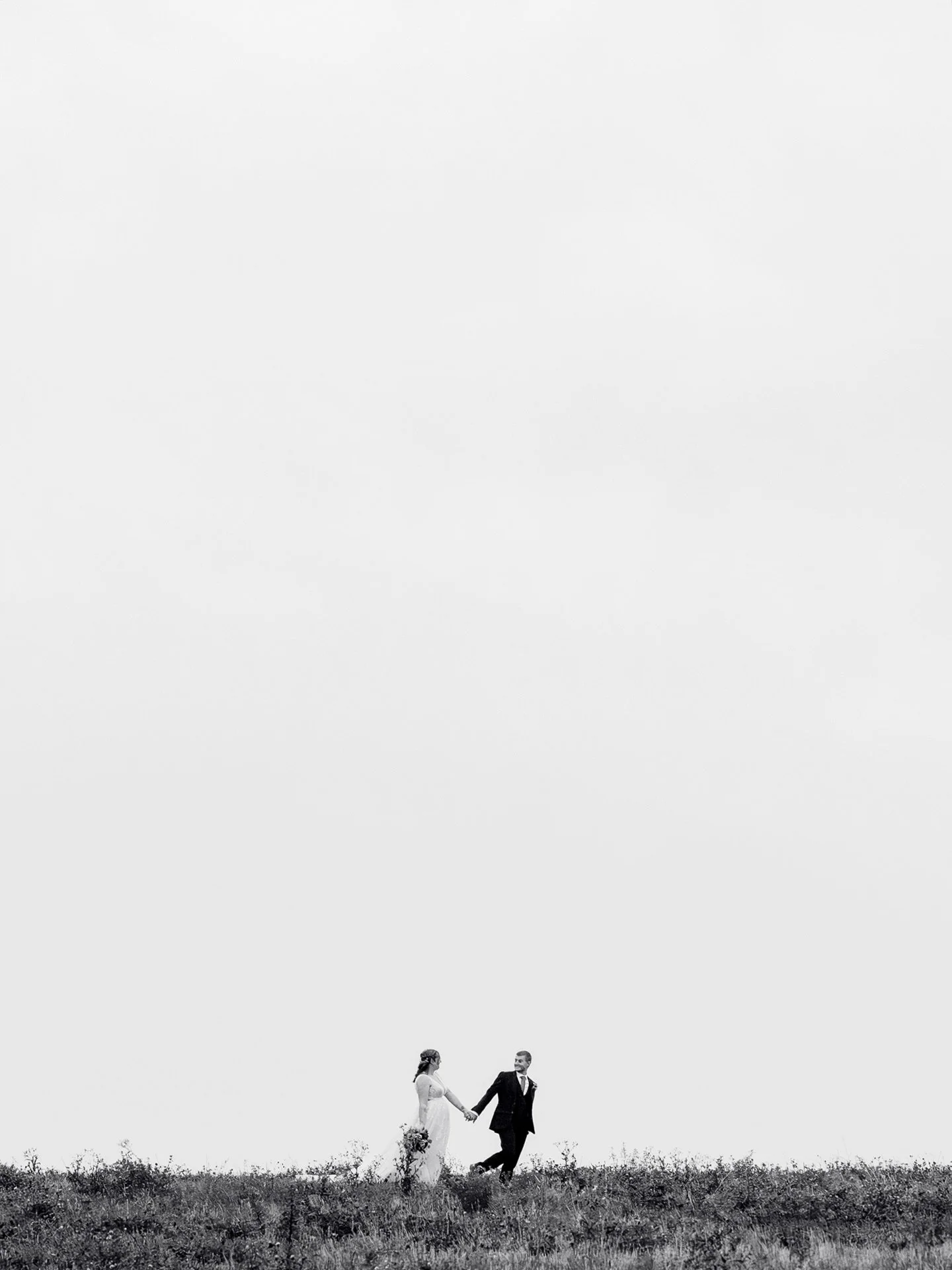 Editing my last October wedding and loving every second of reliving Nicole &amp; Alex&rsquo;s beautiful day at The Orchard ✨

Right at the end of the day, we snuck out to the field next to the venue &mdash; the light was fading, the world was quiet, 