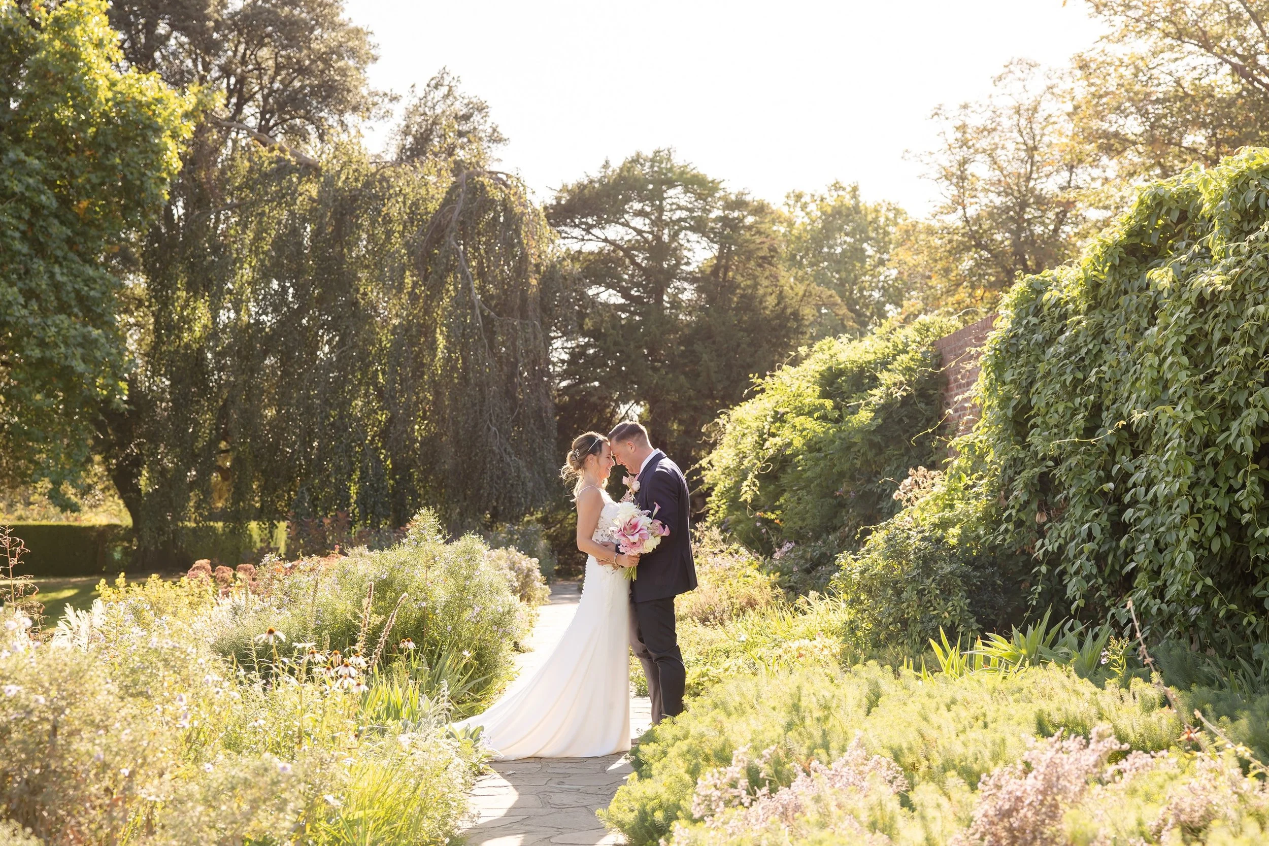 Summer&rsquo;s having its final hurrah and I am HERE for it! There&rsquo;s nothing quite as gorgeous as the soft golden light that can only be found in late summer.

Shelley &amp; Paul enjoyed a glorious sunny day on Saturday at Hall Place at a beaut