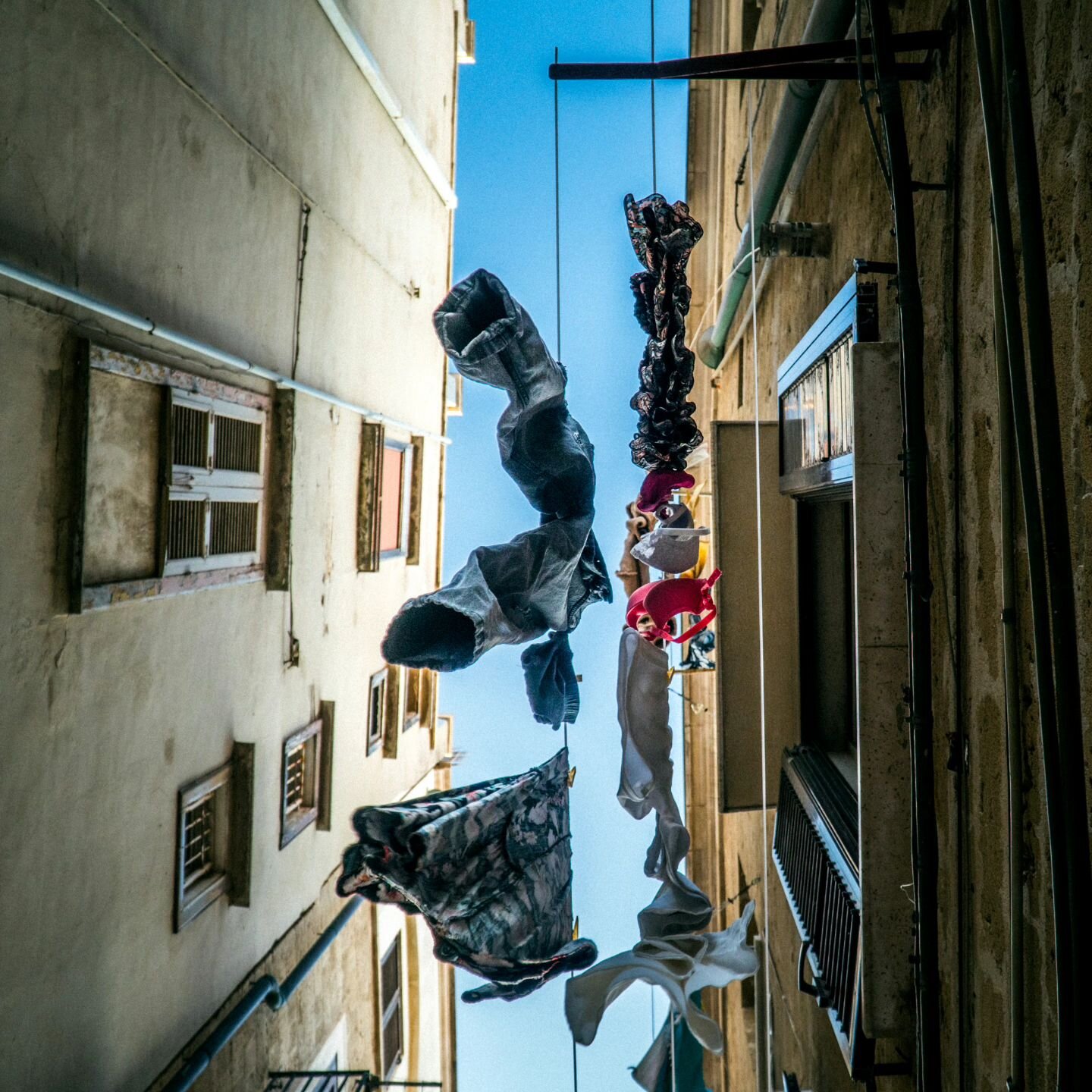 &quot;How's it hanging?&quot; - A very typical scene in Bari, Italia.