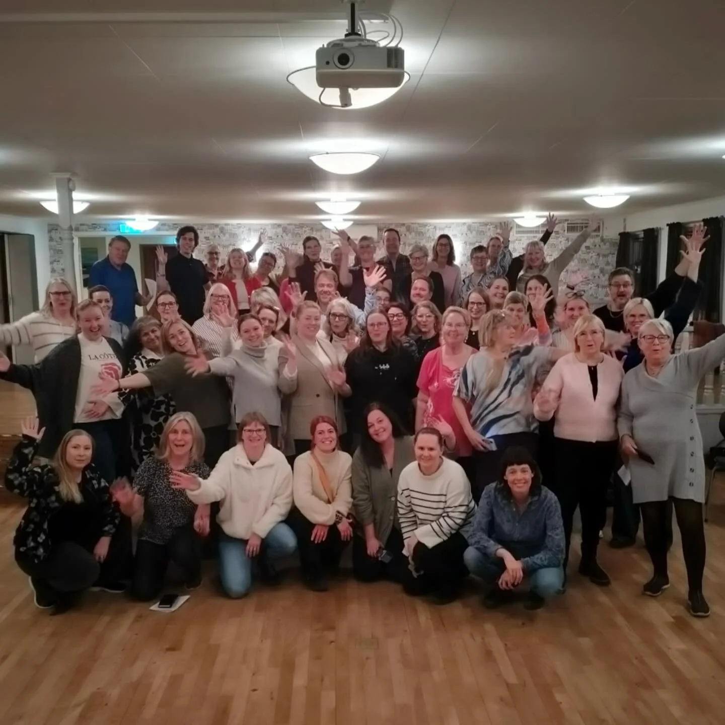 S&auml;g hej till v&aring;ra fantastiska deltagare i Sing it Varbergs gl&auml;djek&ouml;r 😍🎶🫶🏼 Varmt v&auml;lkomna till v&aring;rterminen 🥳