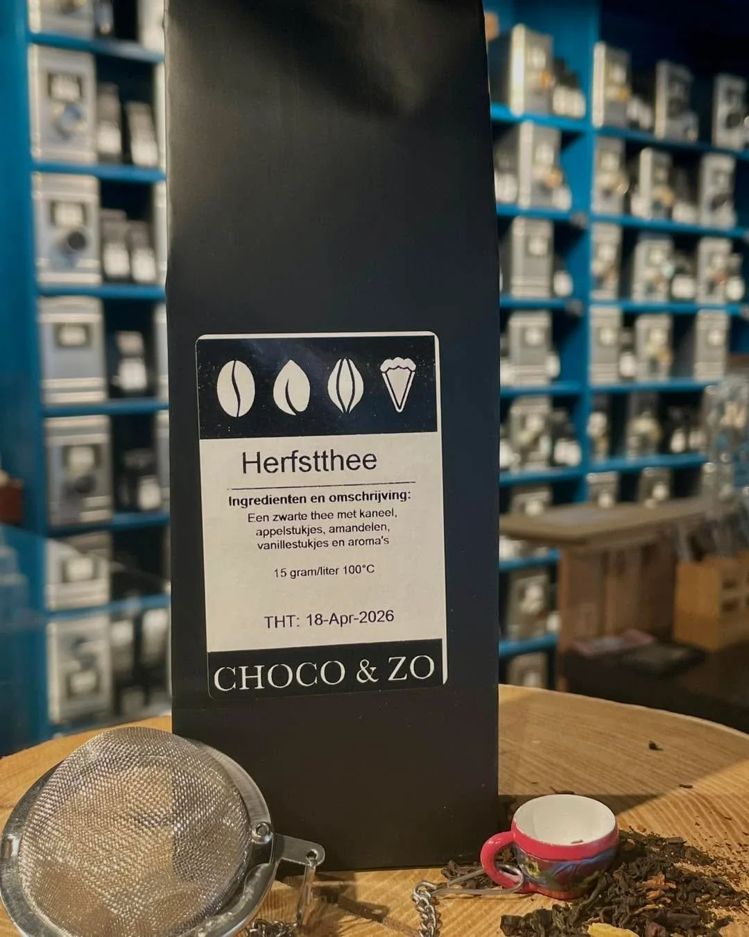 De herfst is al een maar dagen begonnen. Natuurlijk hebben wij daarvoor ook een heerlijke herfstthee. En zwarte thee met kaneel, stukjes appel, amandelen, vanille, en aroma’s. Perfect voor als het buiten weer kouder begint te worden.
#barnevel