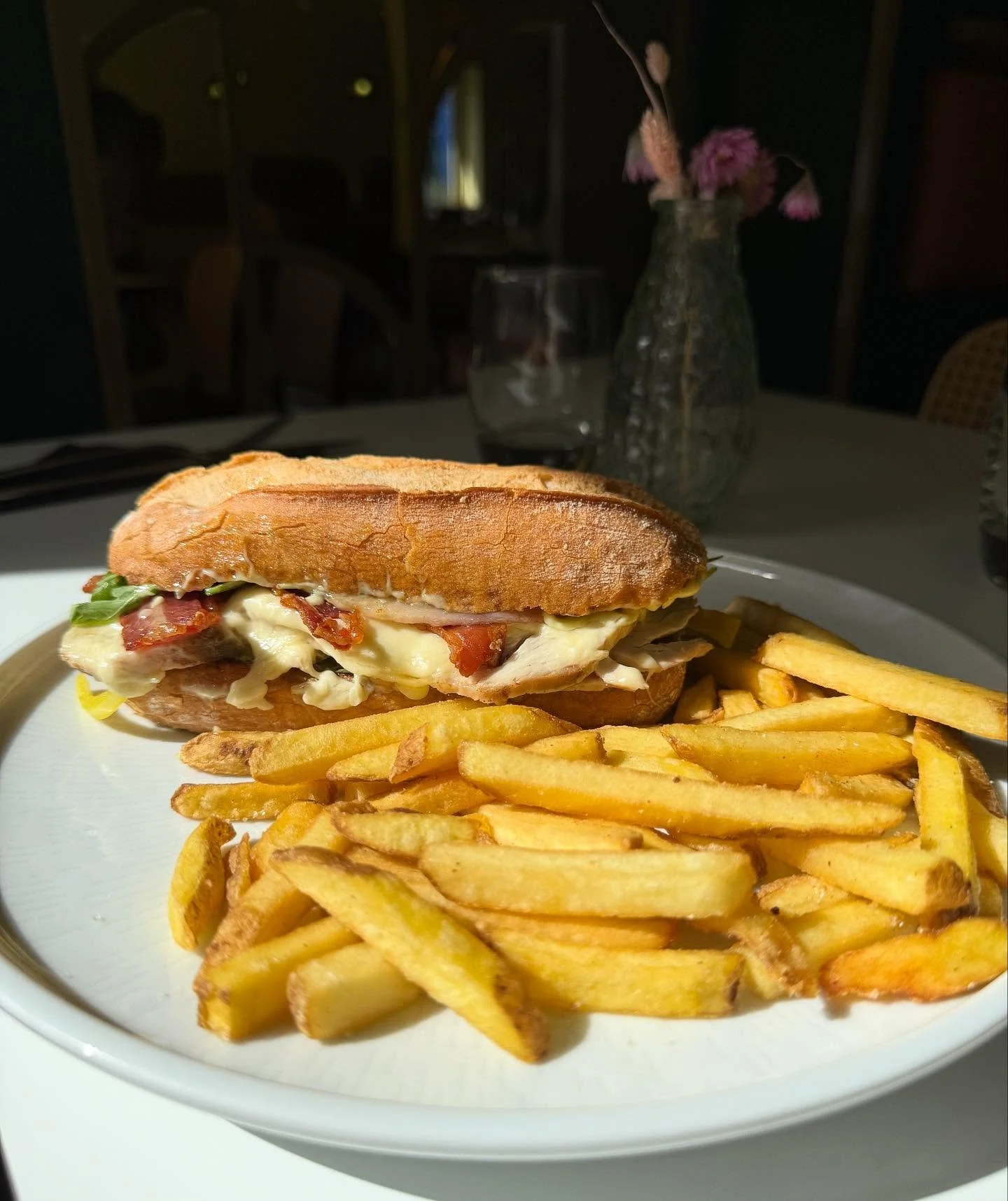 Turkey club - sliced turkey, streaky bacon, melted gouda, avocado, pickled onions, rocket, jalape&ntilde;o mayo on a ciabatta 🥪 🦃