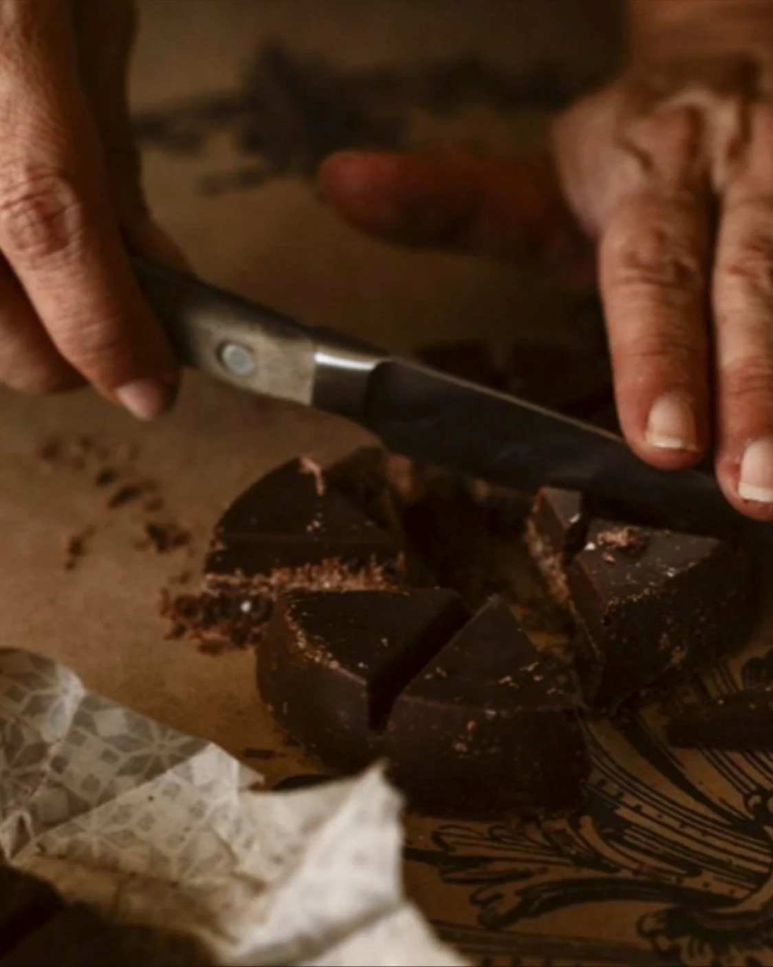 Cutting+chocolate+2+.png