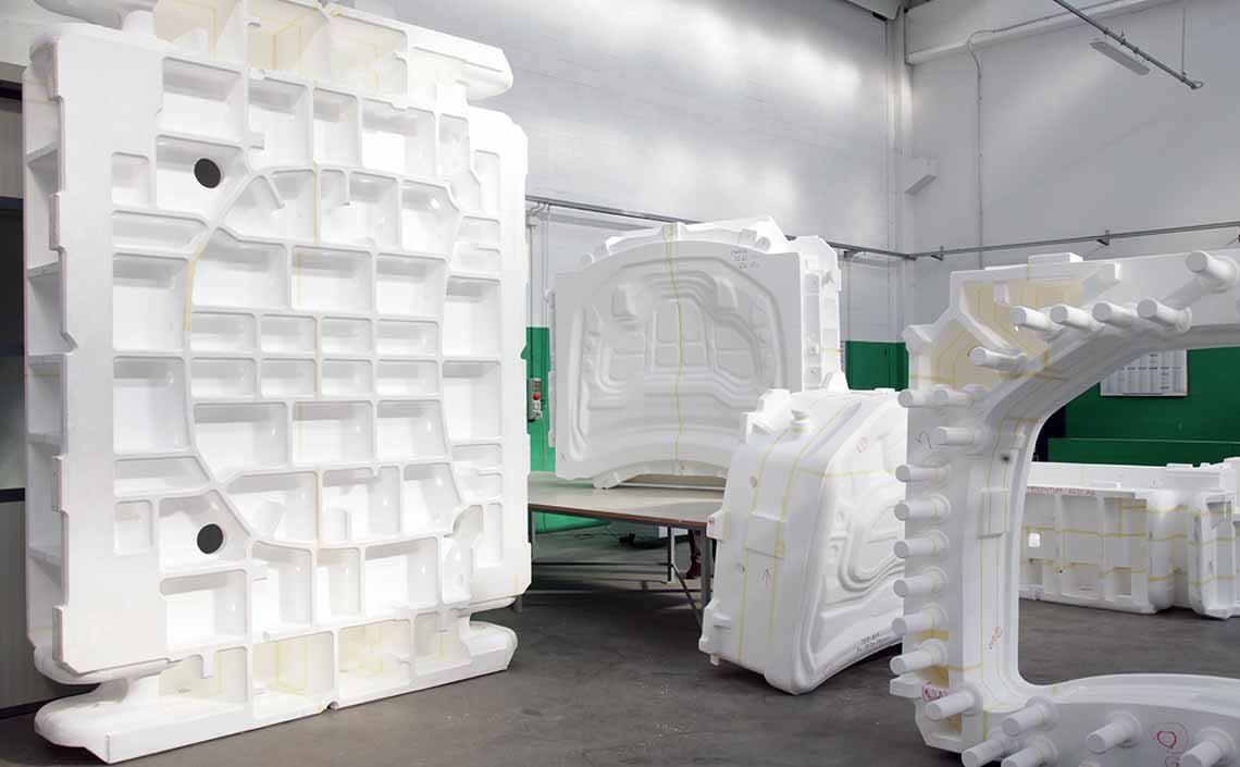 Moduli di isolamento termico in polistirolo espanso sagomato, pre-assemblati per la realizzazione di strutture isolanti su misura