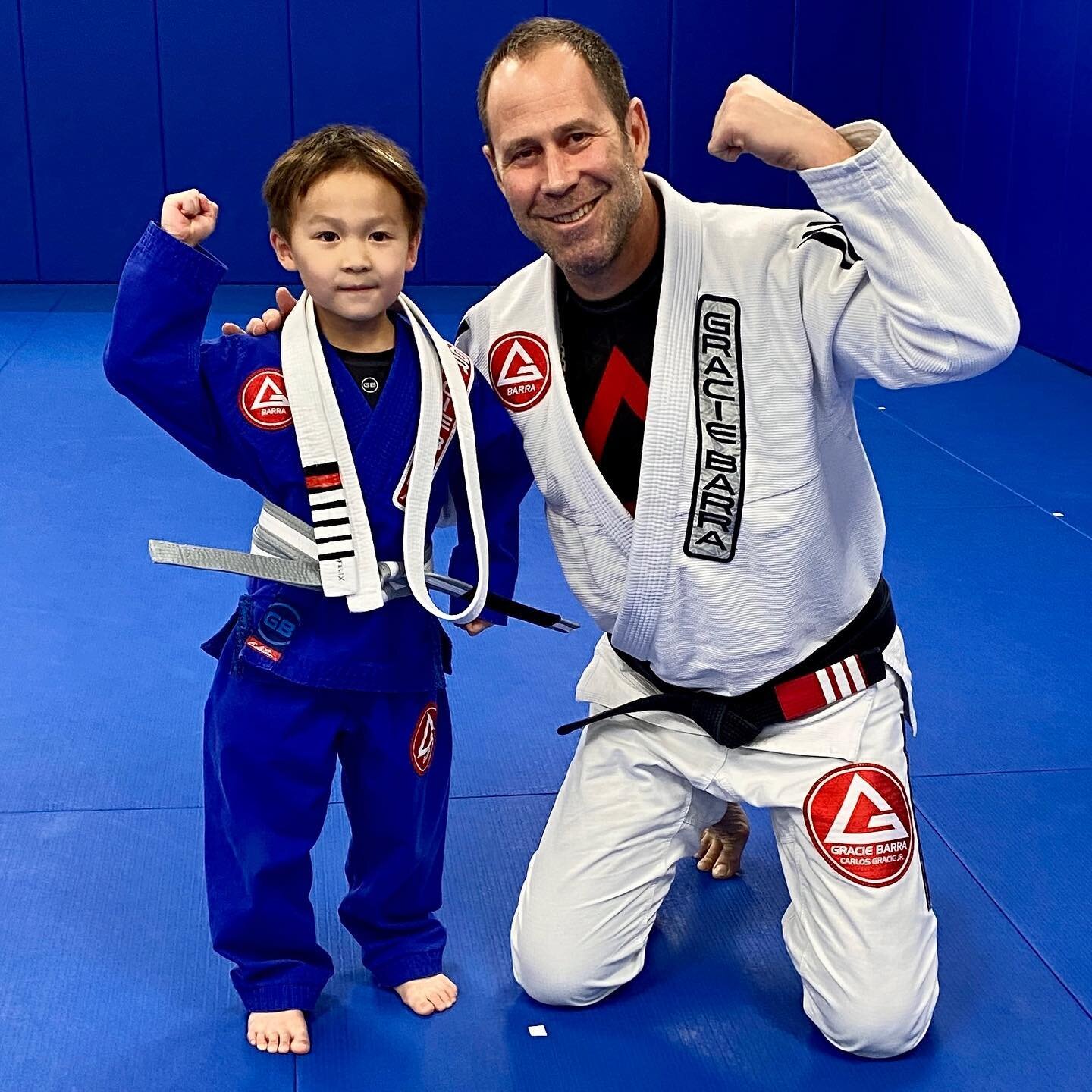 🔺 Our little man as the newest gray/white belt in the mat! Congratulations! 🔺#gbkids