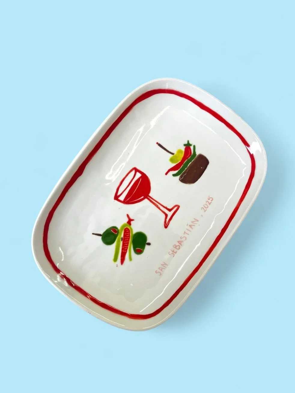 POTTERY PAINTING 🎨 

We love a good platter. Two of our new shapes, an oval classic form or square  sushi style platter. 

Pottery painting perfect for memories, team-building or just time to disconnect.