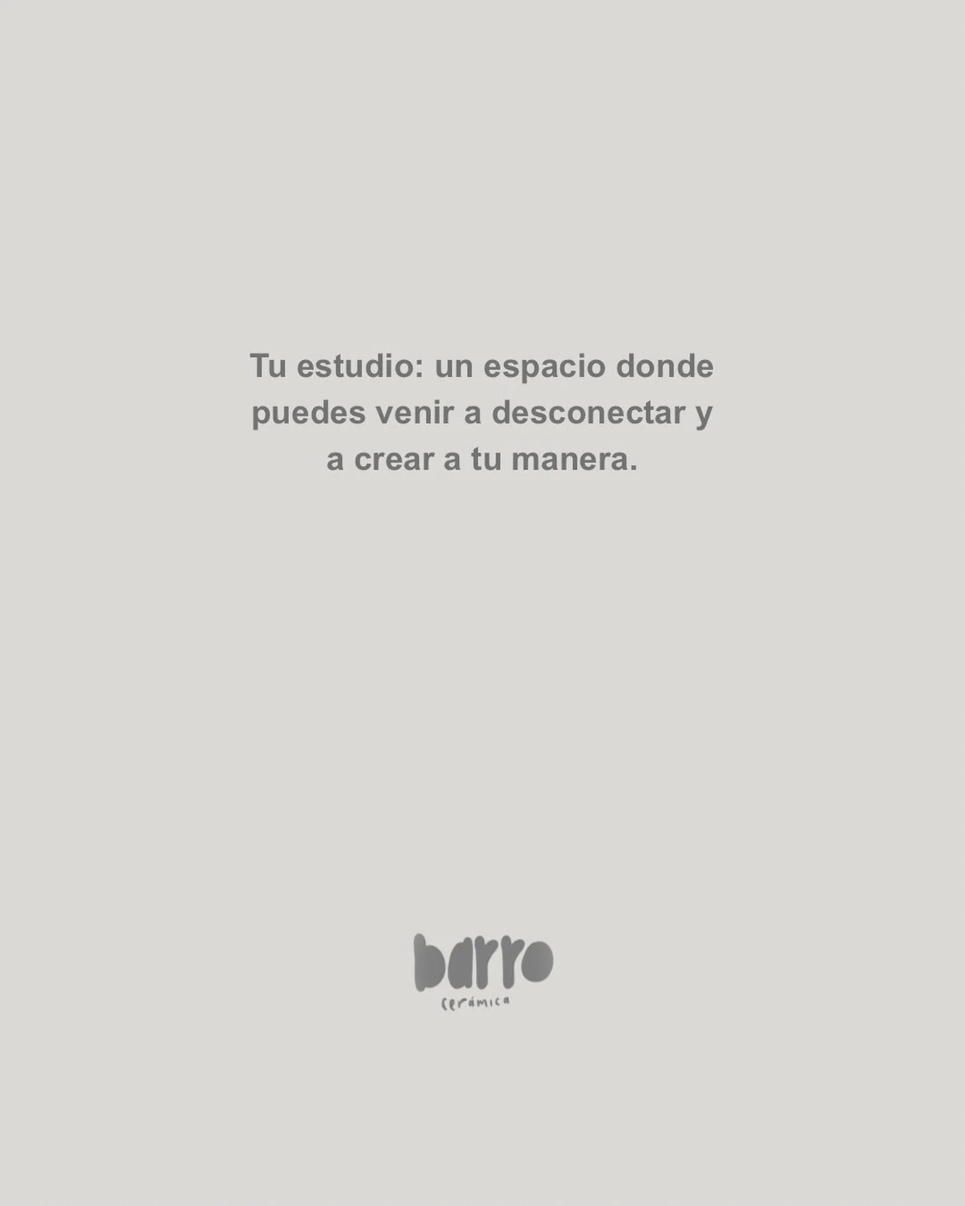 Cada persona que entra le da vida al estudio a su manera.
Aqu&iacute; vienes a relajarte, crear y disfrutar del proceso.