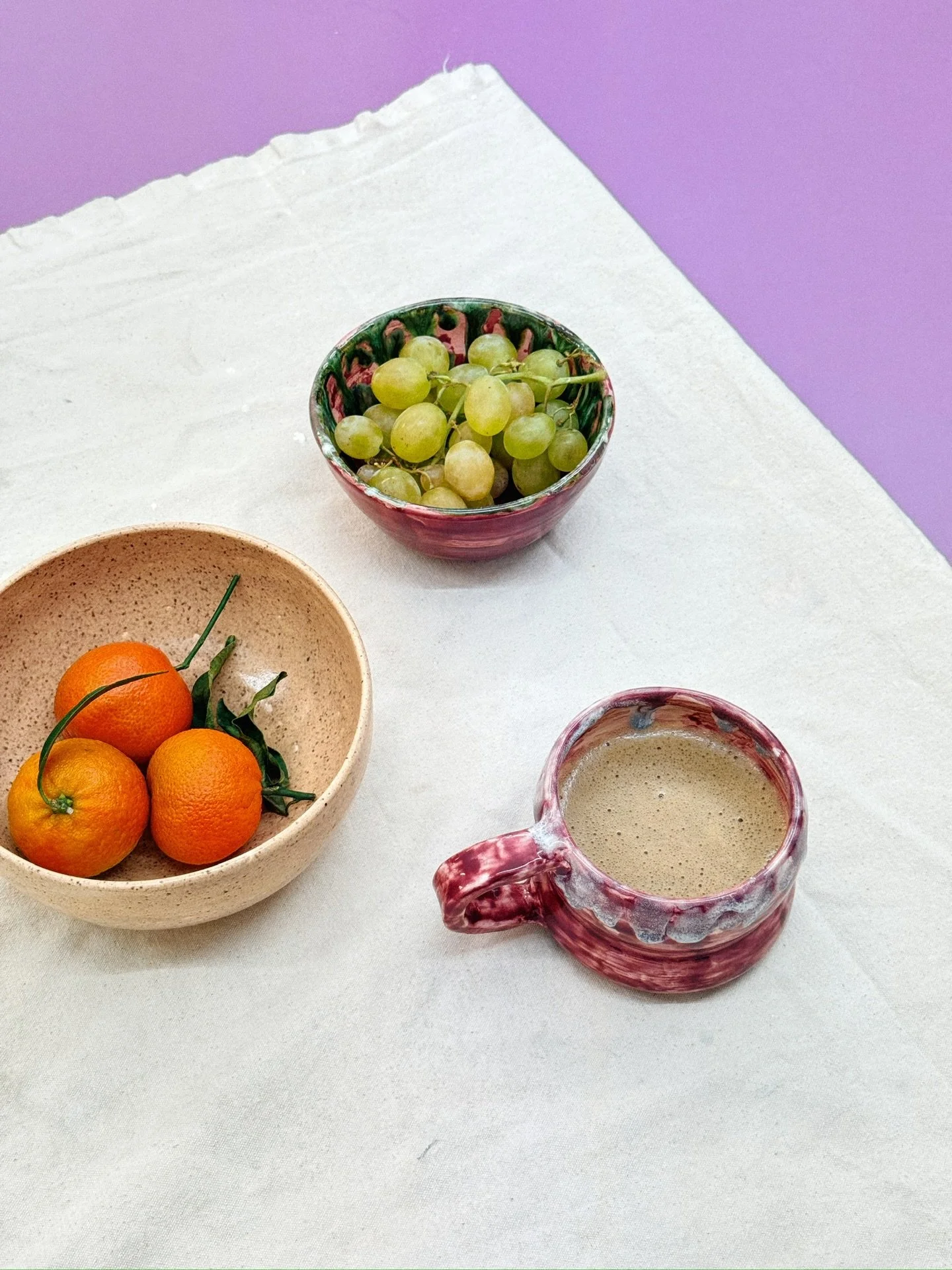 Student work: lo que pasa cuando alguien se sienta, prueba, juega y crea sin presi&oacute;n.
&iexcl;Nos encanta ver estas piezas tomar forma en cada taller y acompa&ntilde;arles en el proceso!