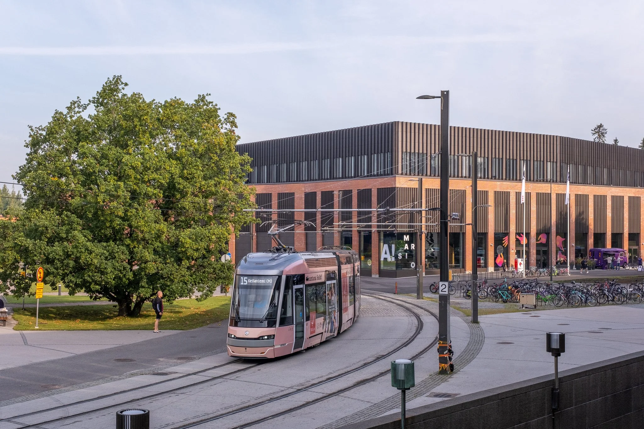 Vierailu: Aalto-yliopiston näyttely ja kampus
