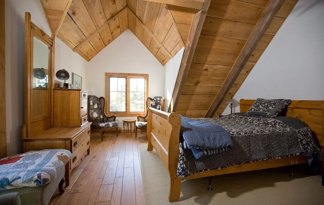 EcoLog bedroom with front view of dormer-min.jpg