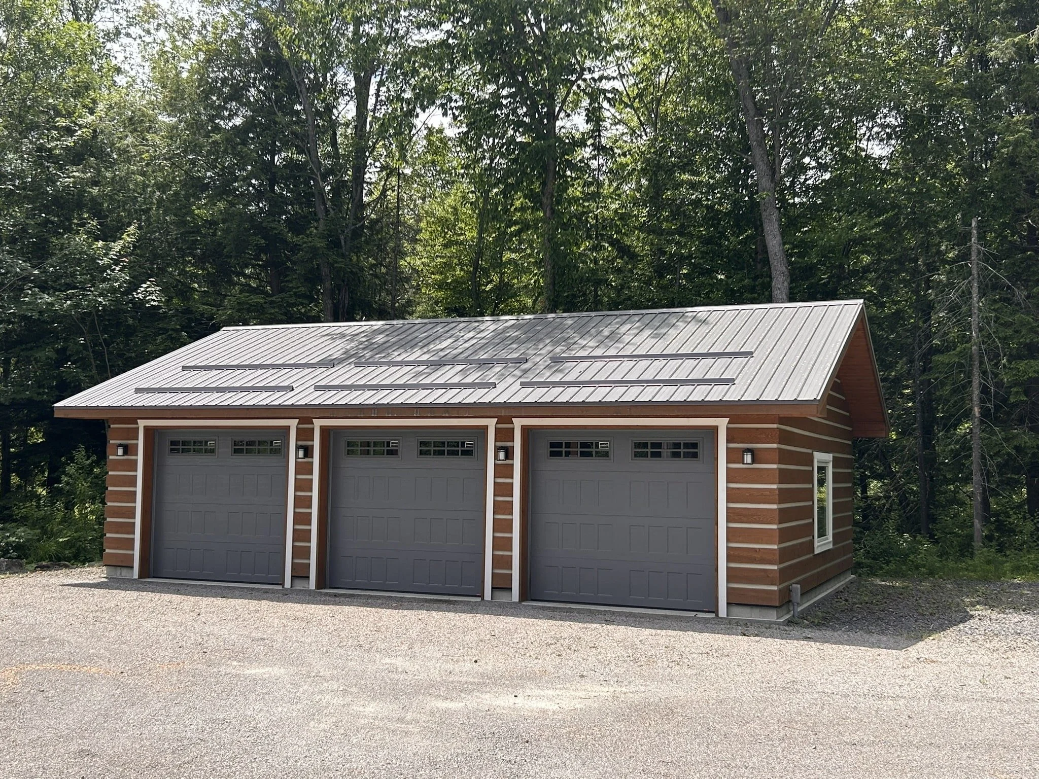 EcoLog Grey 3 garages-min.JPEG