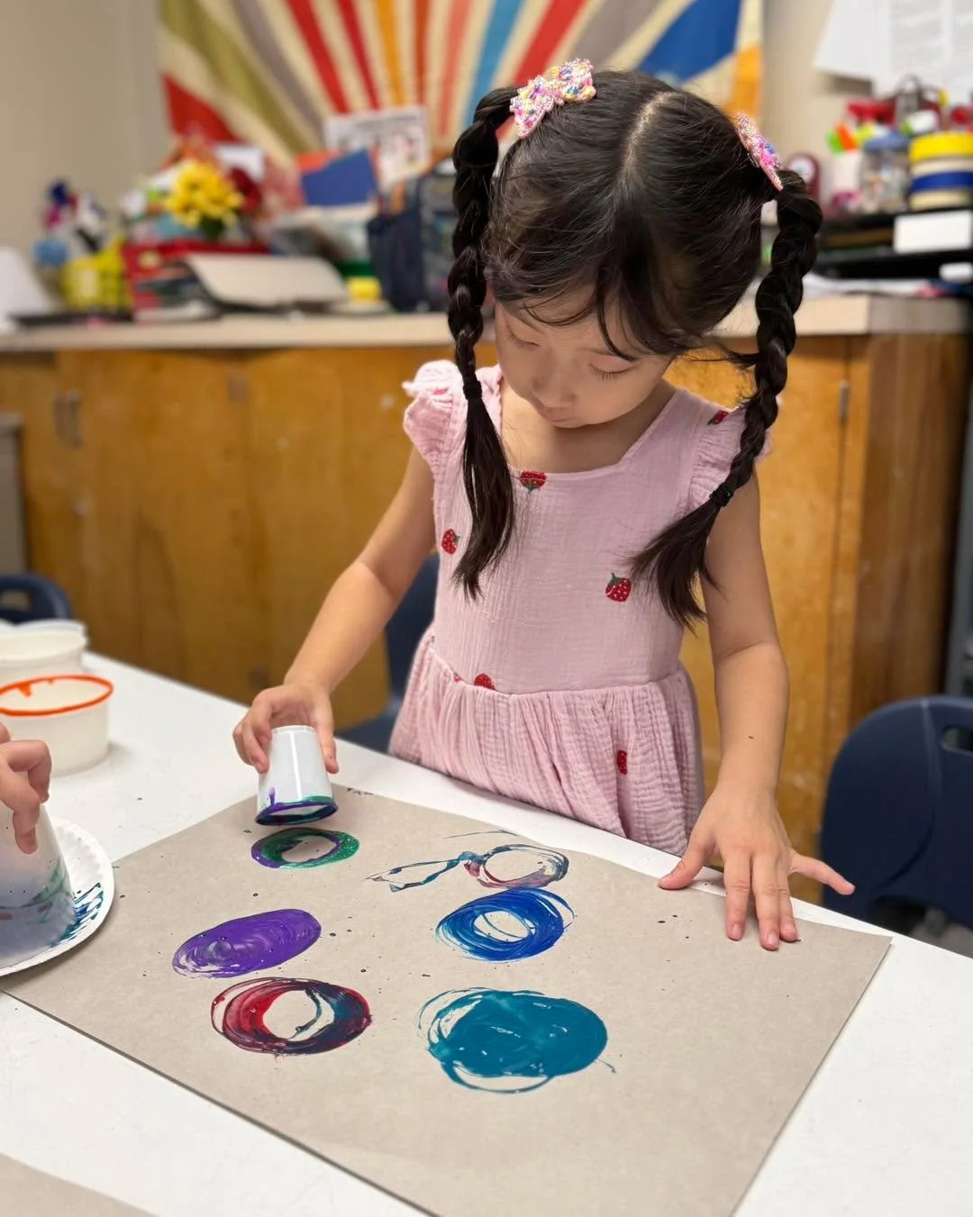 🎨✨ Little hands, big imaginations!
Our youngest learners are discovering the joy of creating, experimenting, and expressing themselves through art. From colorful masterpieces to the proud smiles that come with them, every piece of paper holds an opp